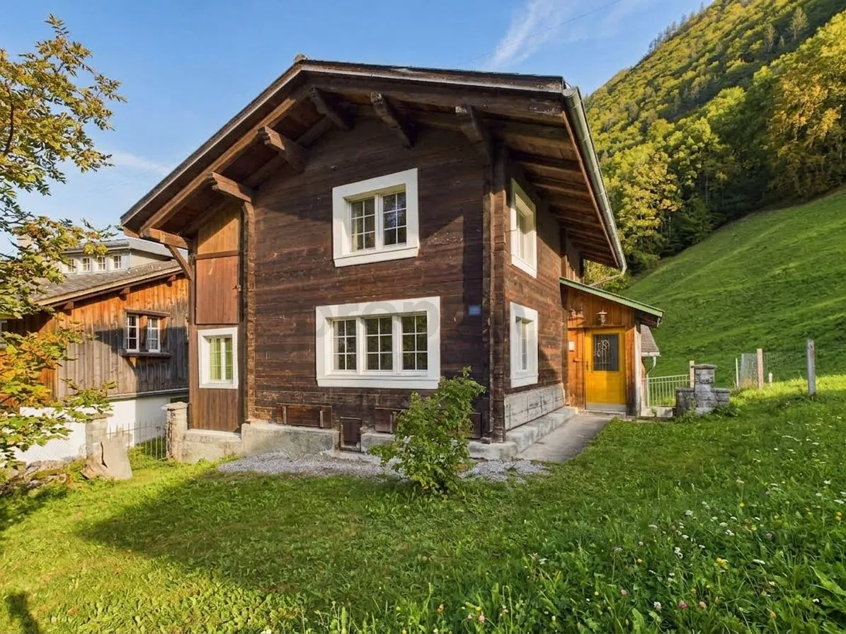Holiday home in an idyllic location with mountain views