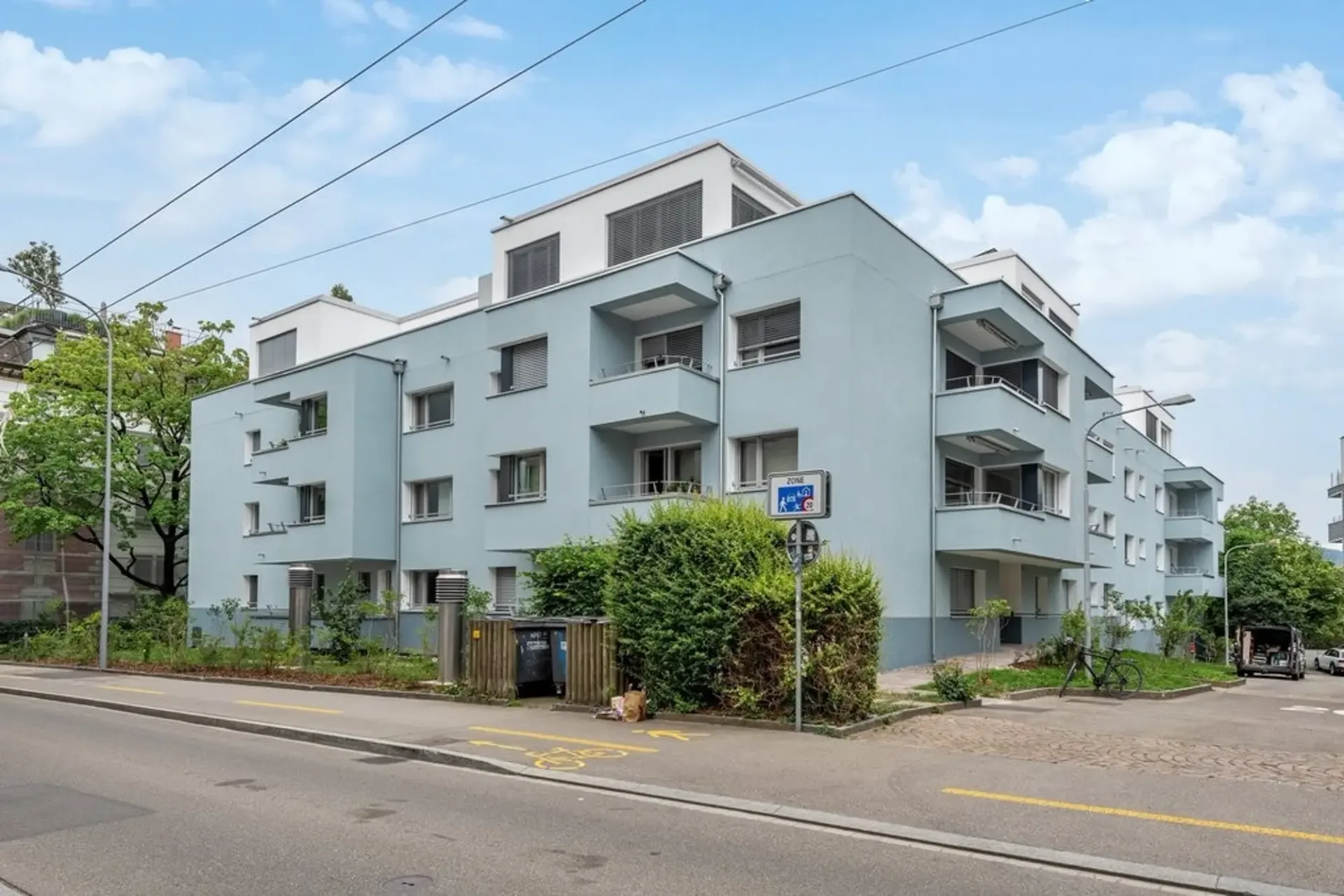 Komfortabler Tiefgaragenplatz in Zürich