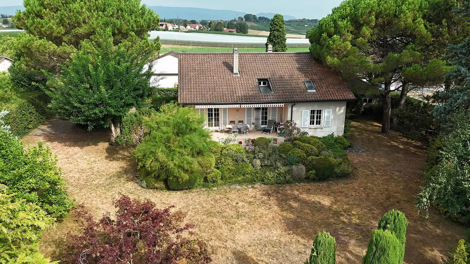 Exklusiv - Einfamilienhaus auf großem Grundstück