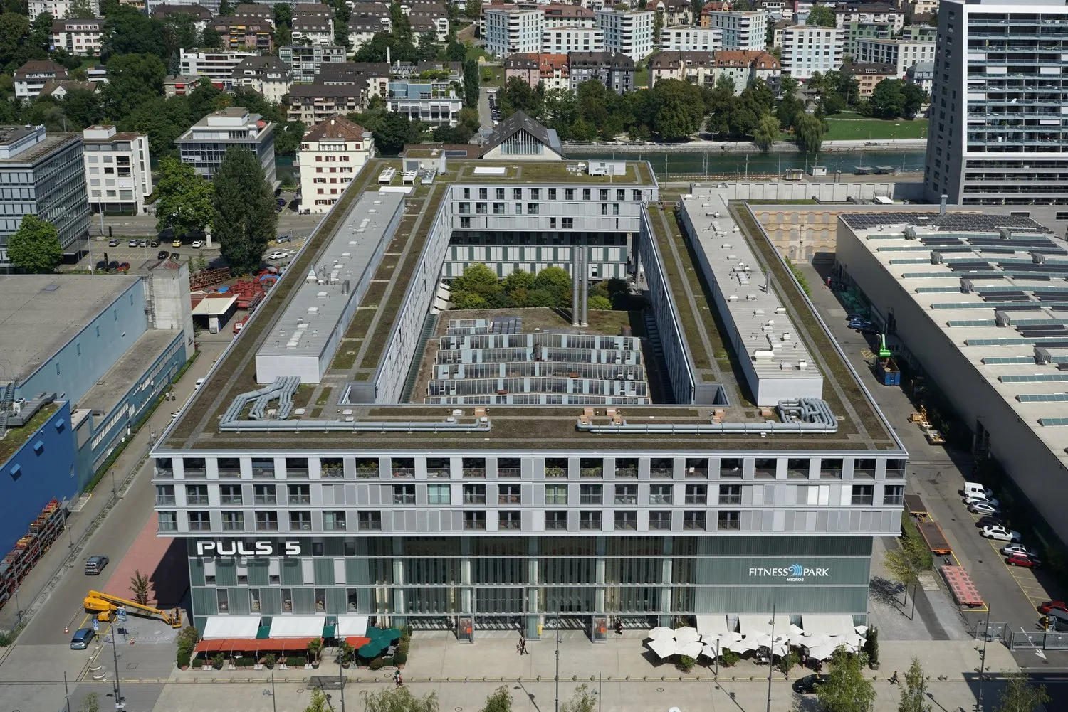 Zurich-Ouest se réveille. Il ne manque plus que le café.