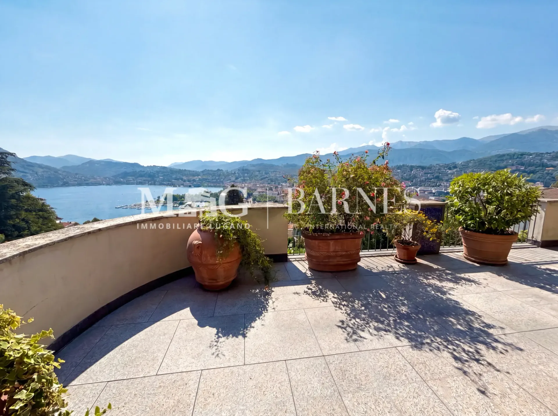 3.5 Locali Eleganza d'epoca con terrazza panoramica sul Lago di Lugano