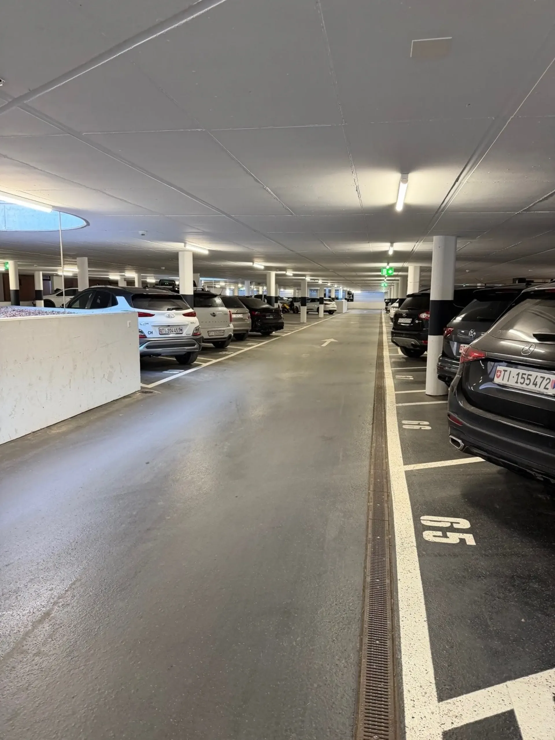 Parkplatz in der Tiefgarage auch für Elektroautos in Agno