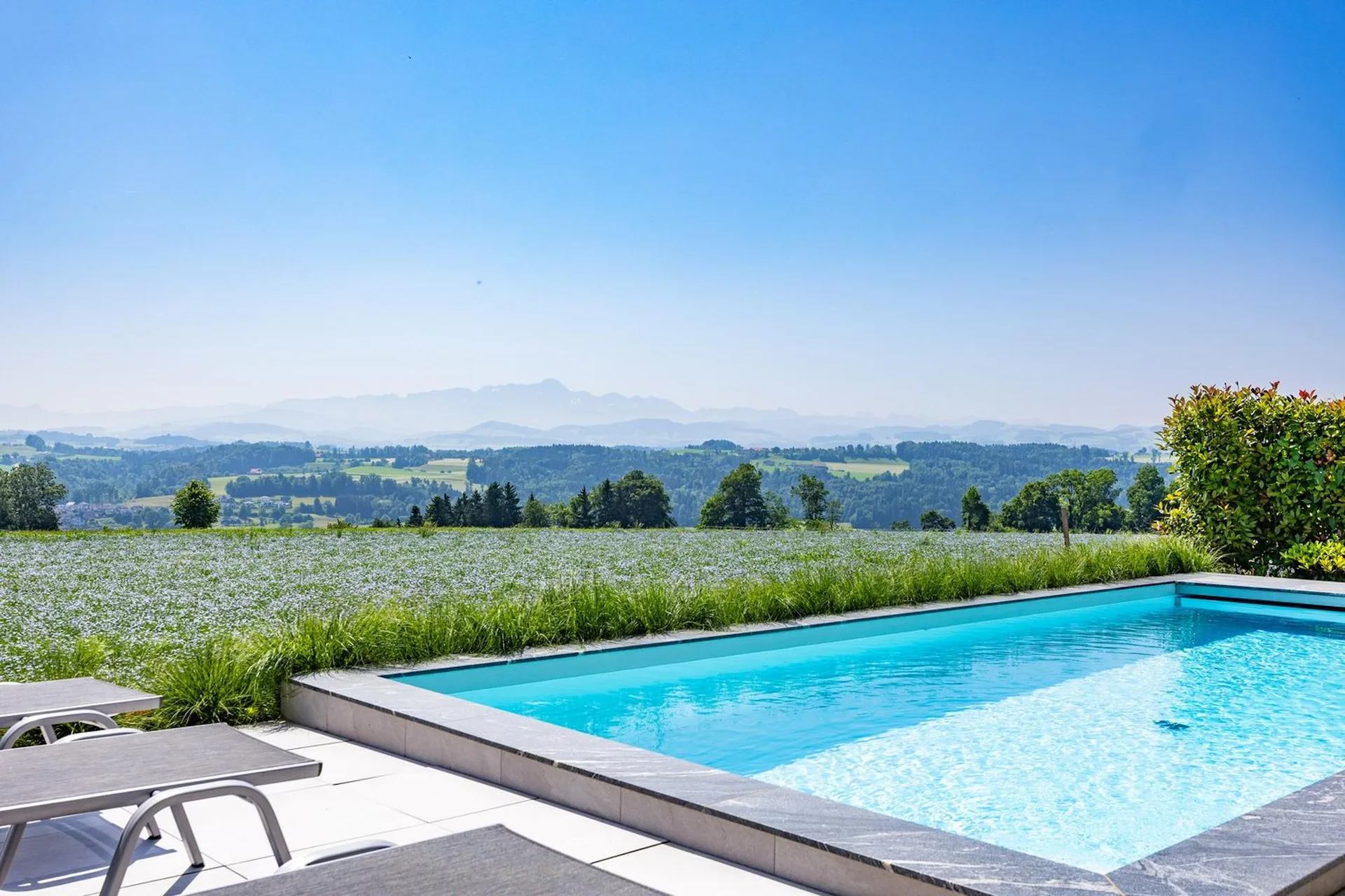 Exclusive single-family house with pool facility in a fascinating residential location with a view to the Säntis