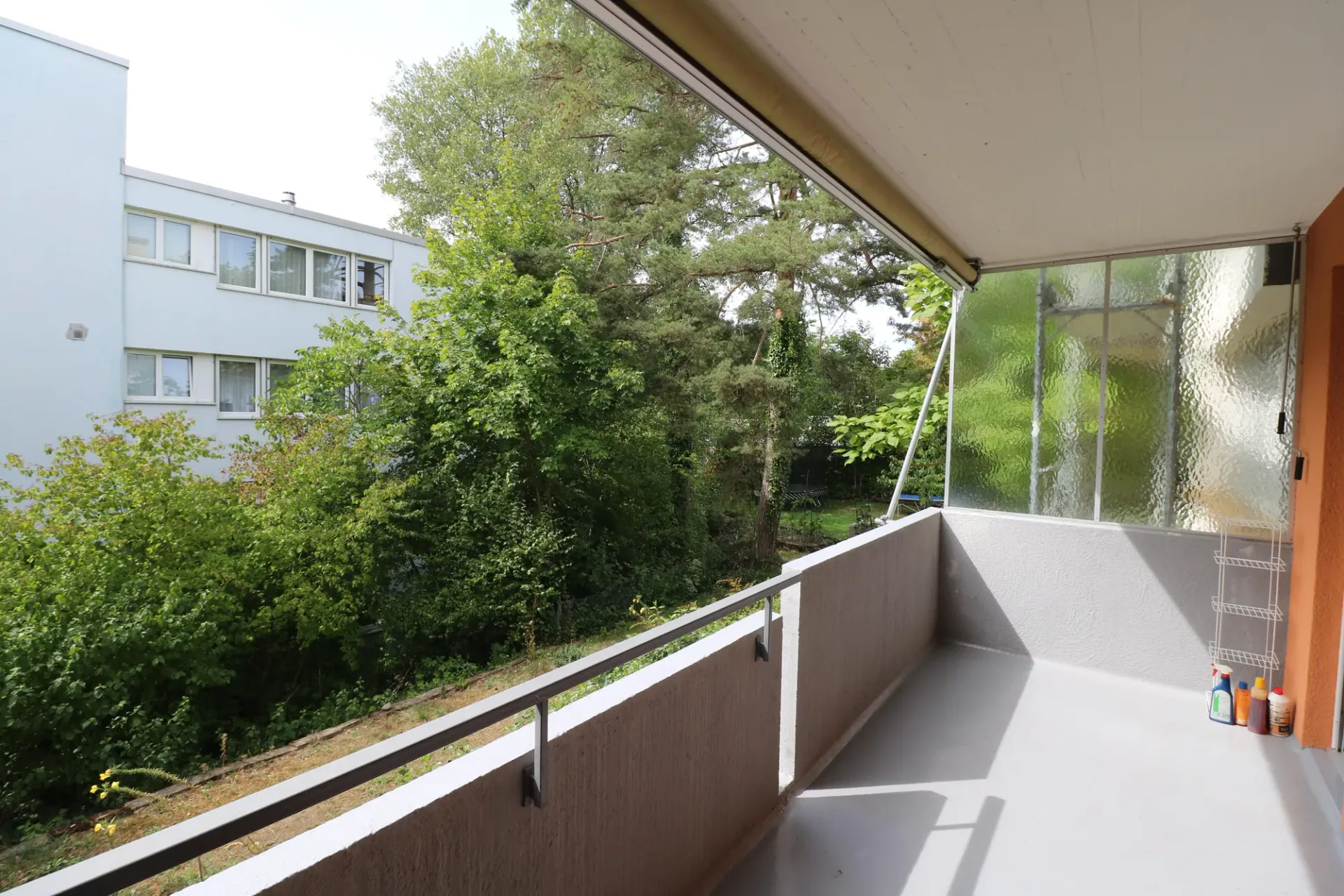 Appartement lumineux 4 pièces avec balcon et espace de séjour futur