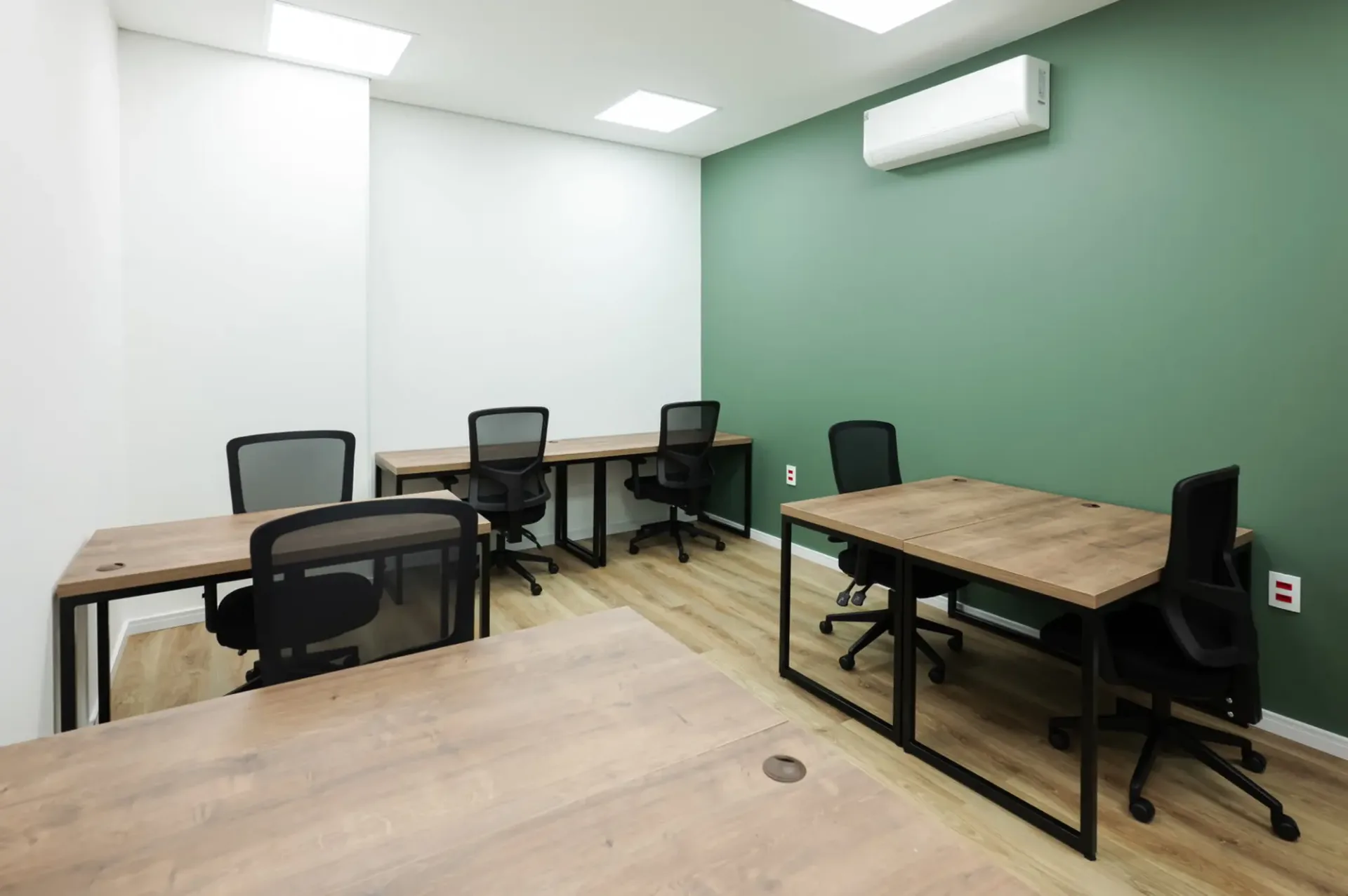 Privater Büroraum für 25 in Regus Main Station