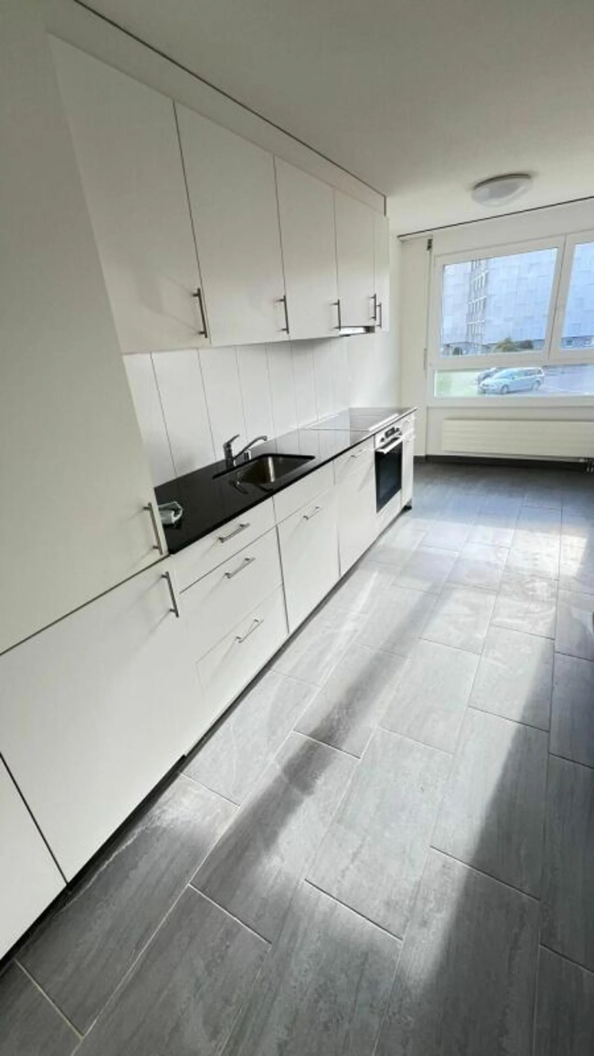 schöne helle 2 1/2 Zimmer Wohnung