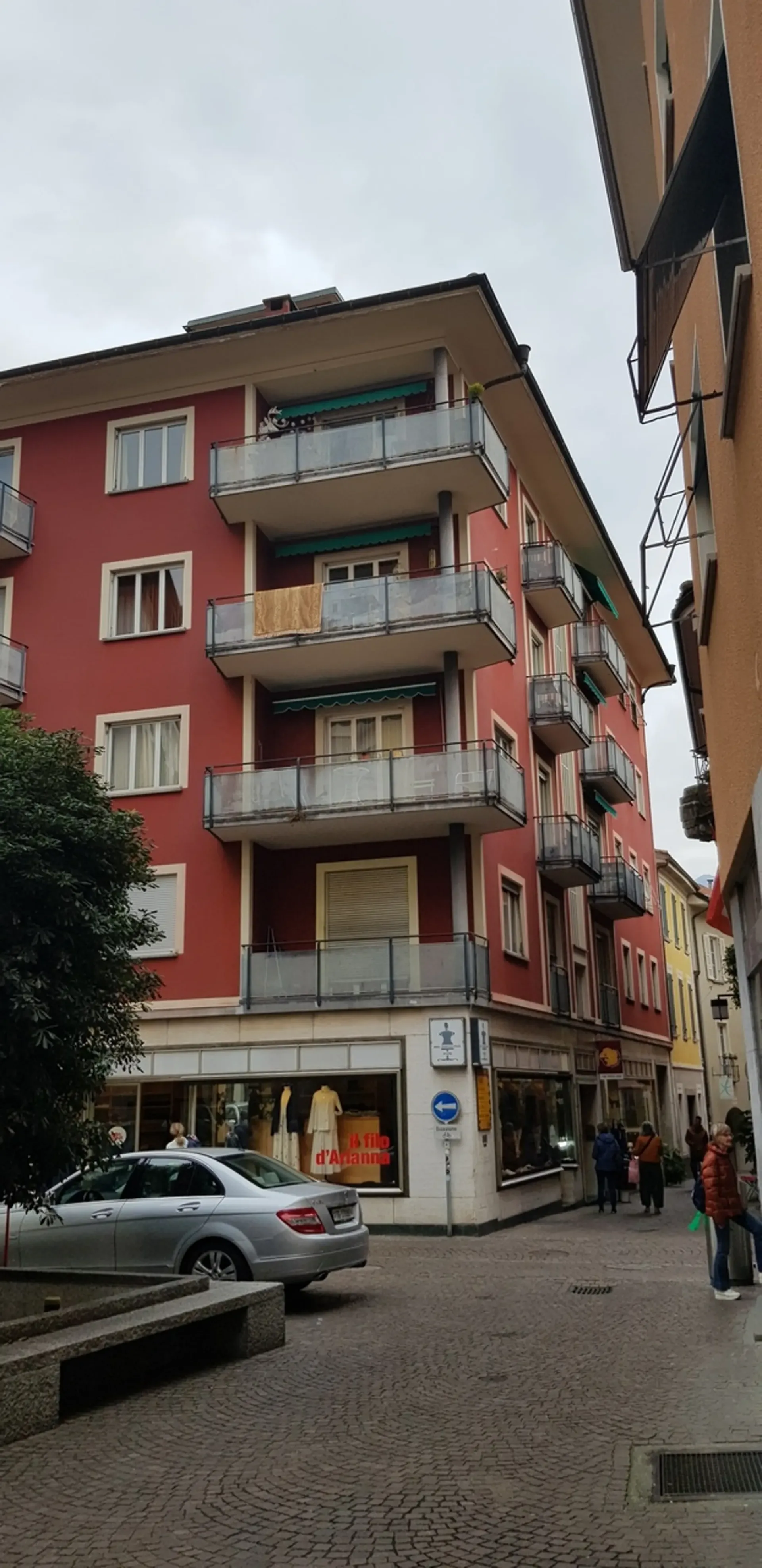 Miete in der Altstadt 2 Zimmer ruhig teilweise möbliert