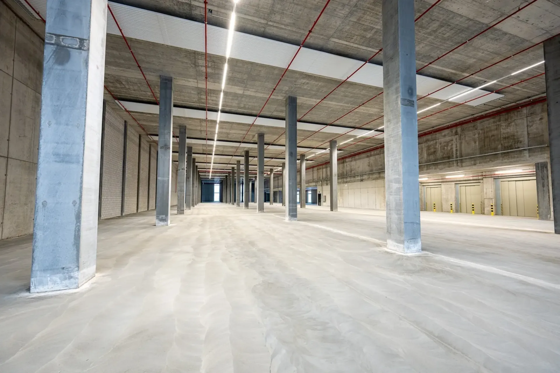 Moderne Lager oder Gewerbefläche an zentraler Lage