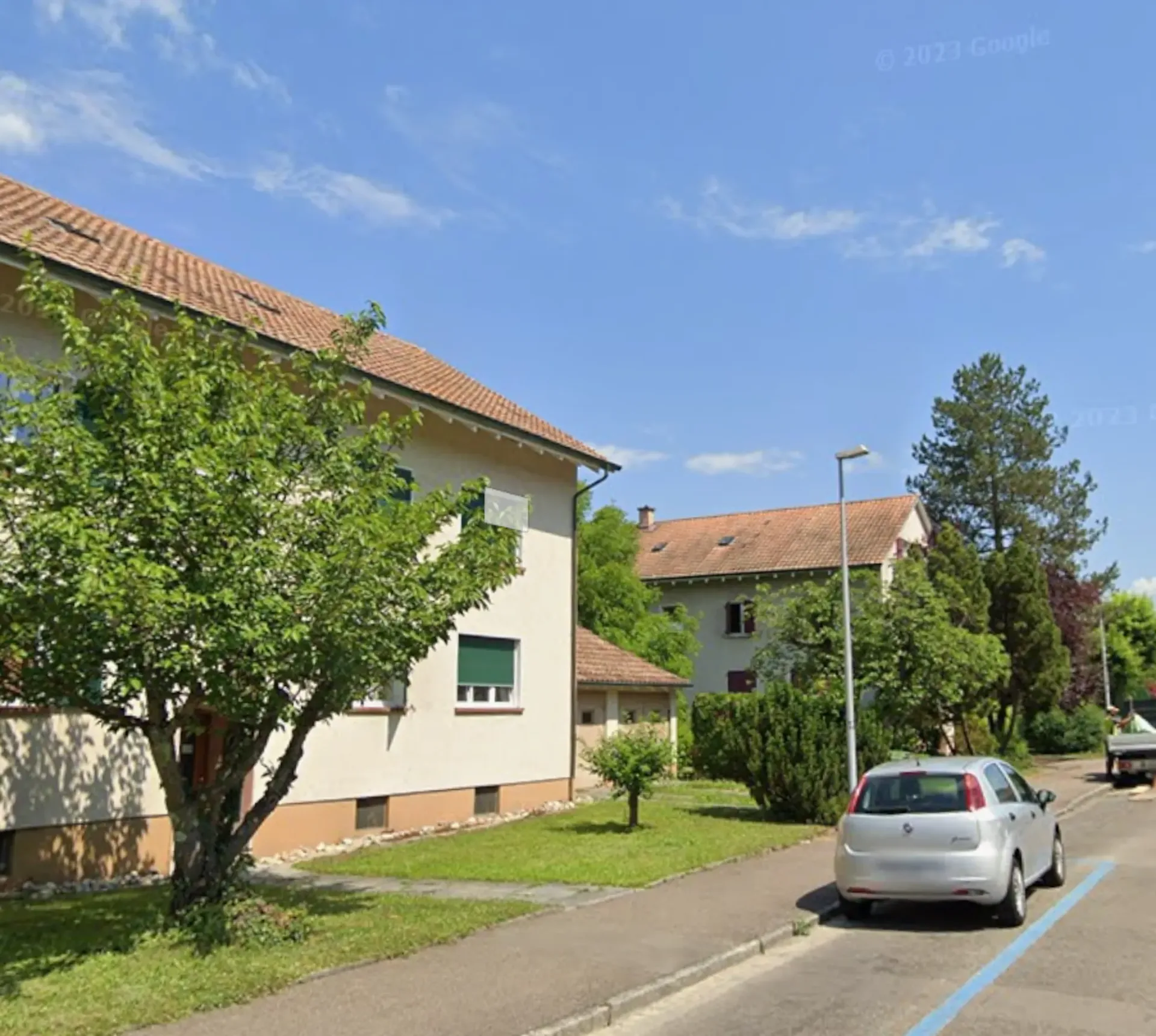Wir vermieten einen Garagenbox in Riehen