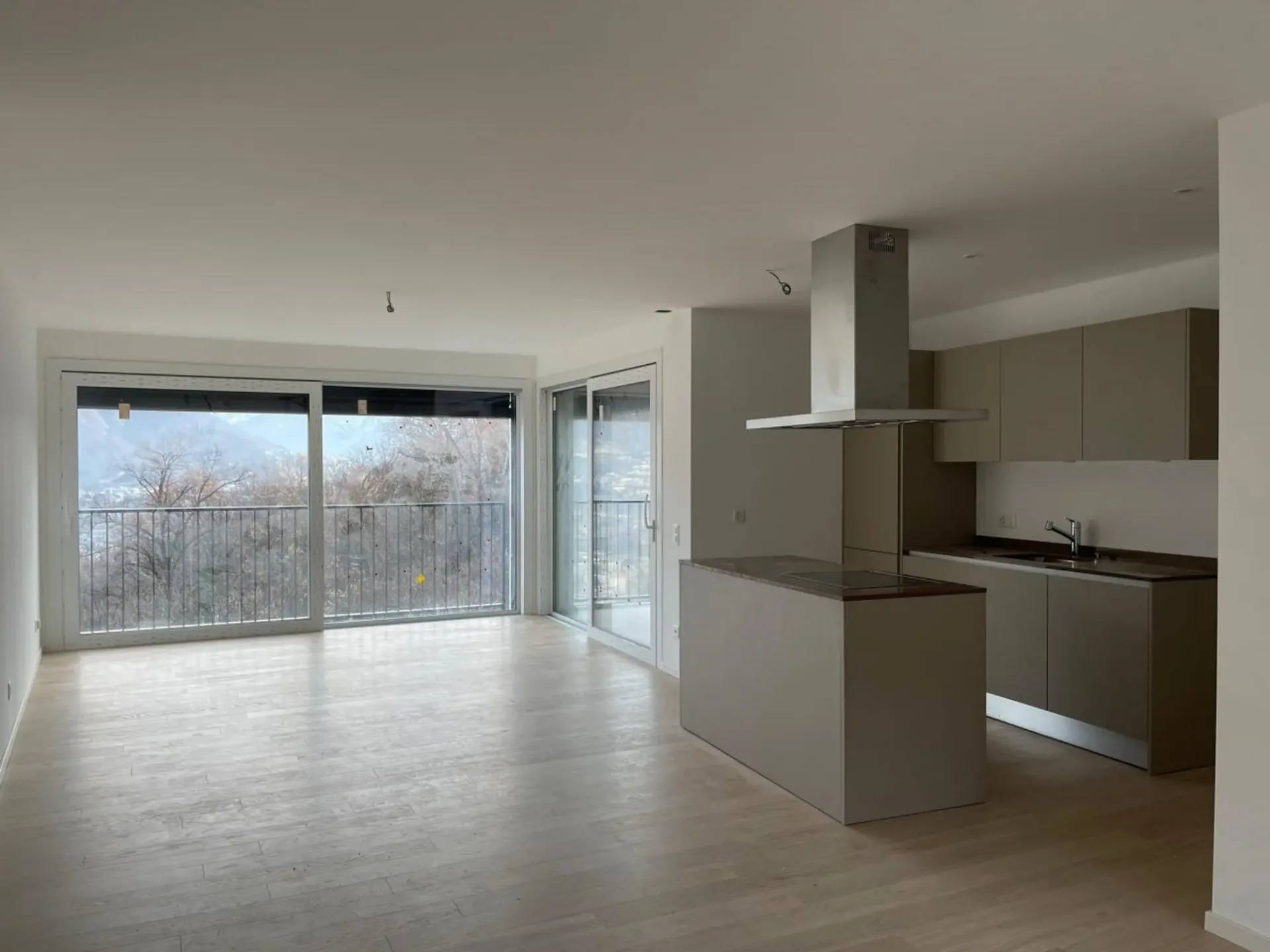 Hervorragendes Investment: Großzügige 3.5-Zimmer-Wohnung mit großer Terrasse und Garten