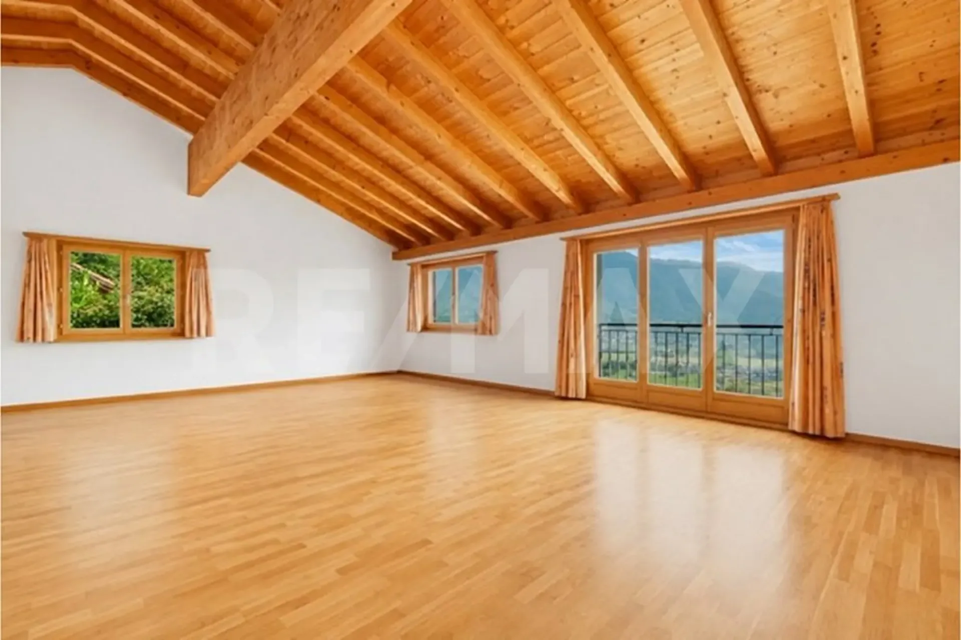 Grosszügige 6½-Zimmer-Maisonettewohnung mit Garten und schöner Aussicht
