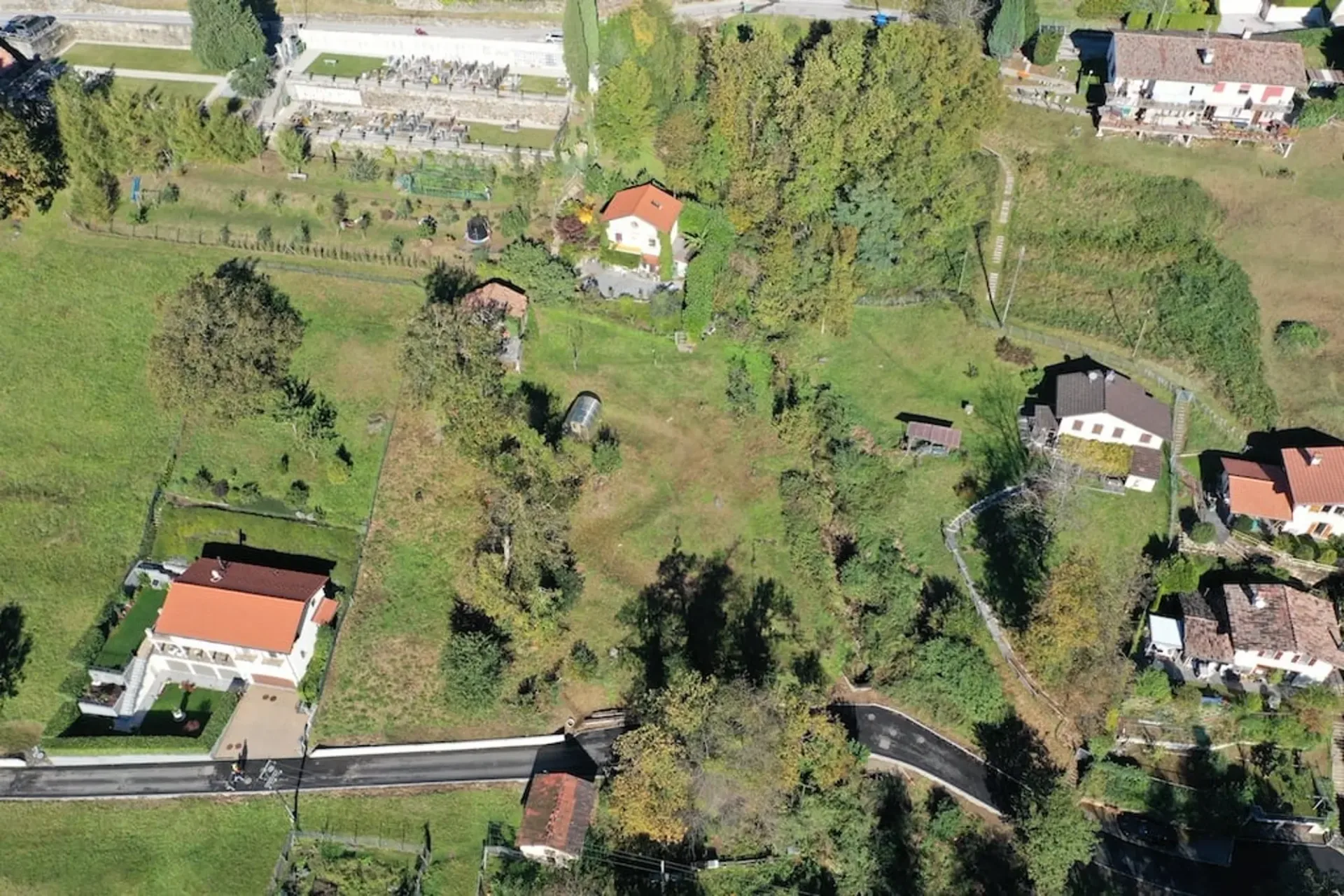 Terreno edificabile con licenza edilizia approvata in zona tranquilla
