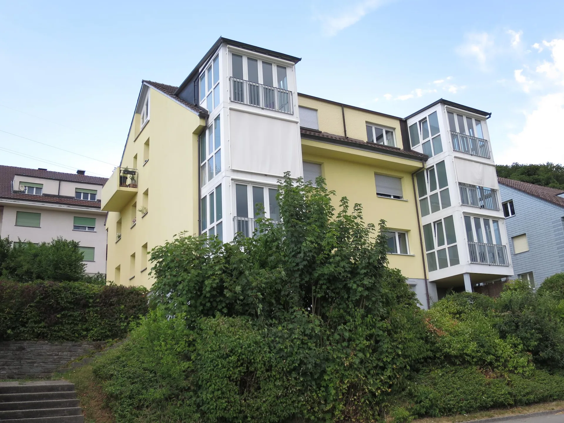 helle 3 1/2- Zimmerwohnung 1. Stock rechts