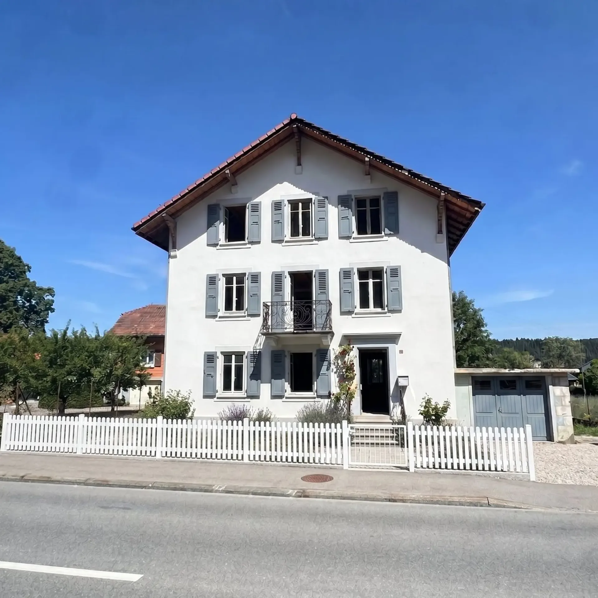 Haus zur Renovierung mit Möglichkeit, Apartments zu schaffen