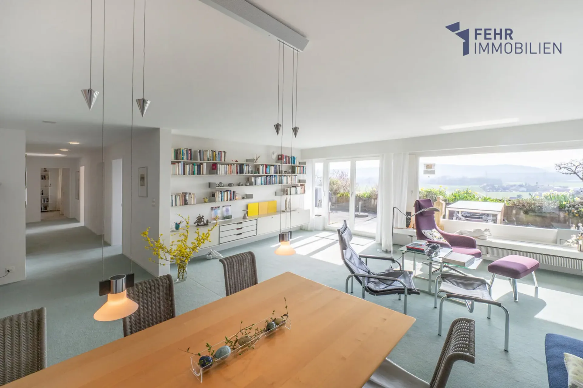 Fehr Immobilien - 4.5-Zi.-Terrassenappartement mit herrlicher Aussicht