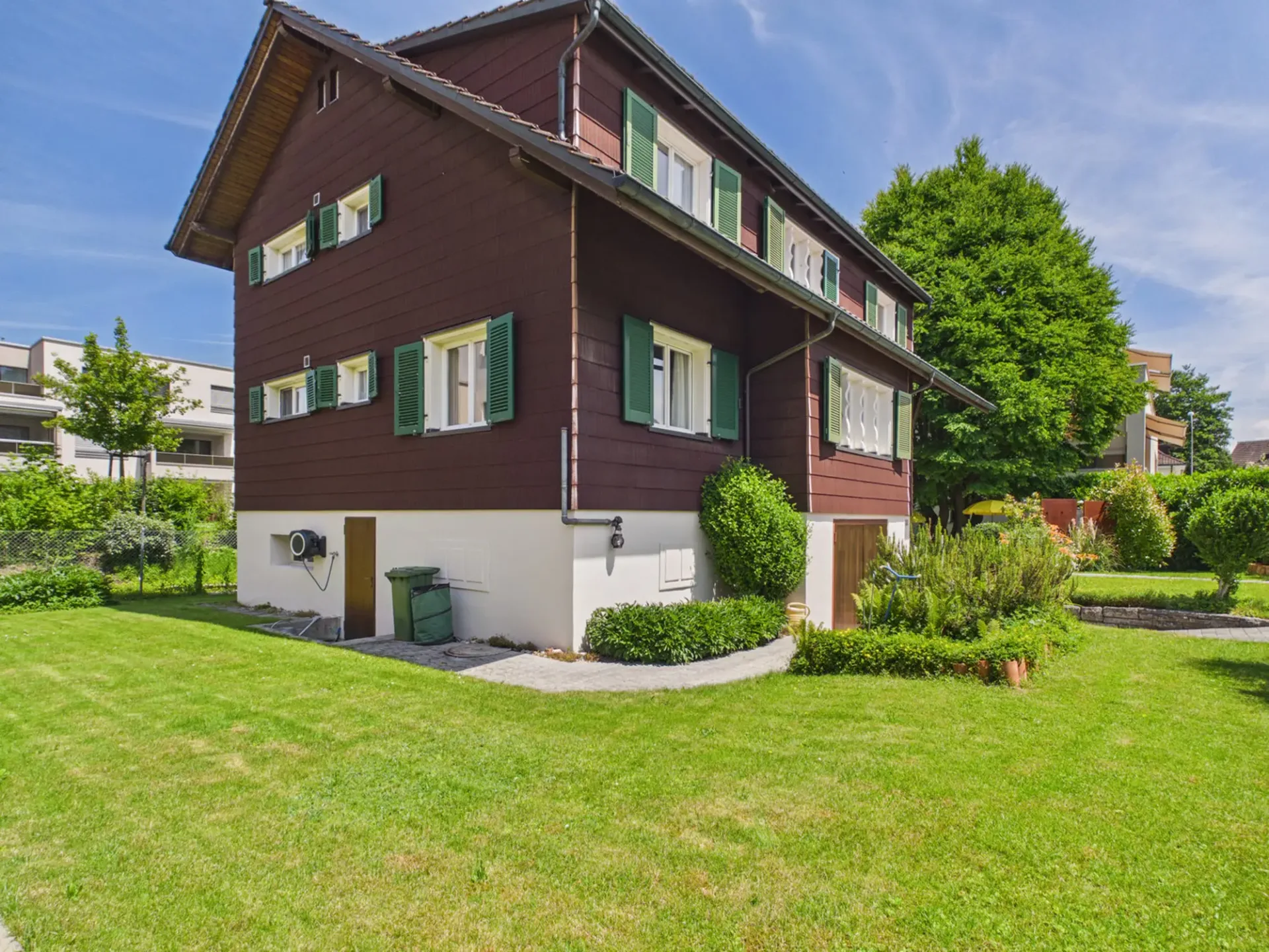 Attractive two-family house in central location