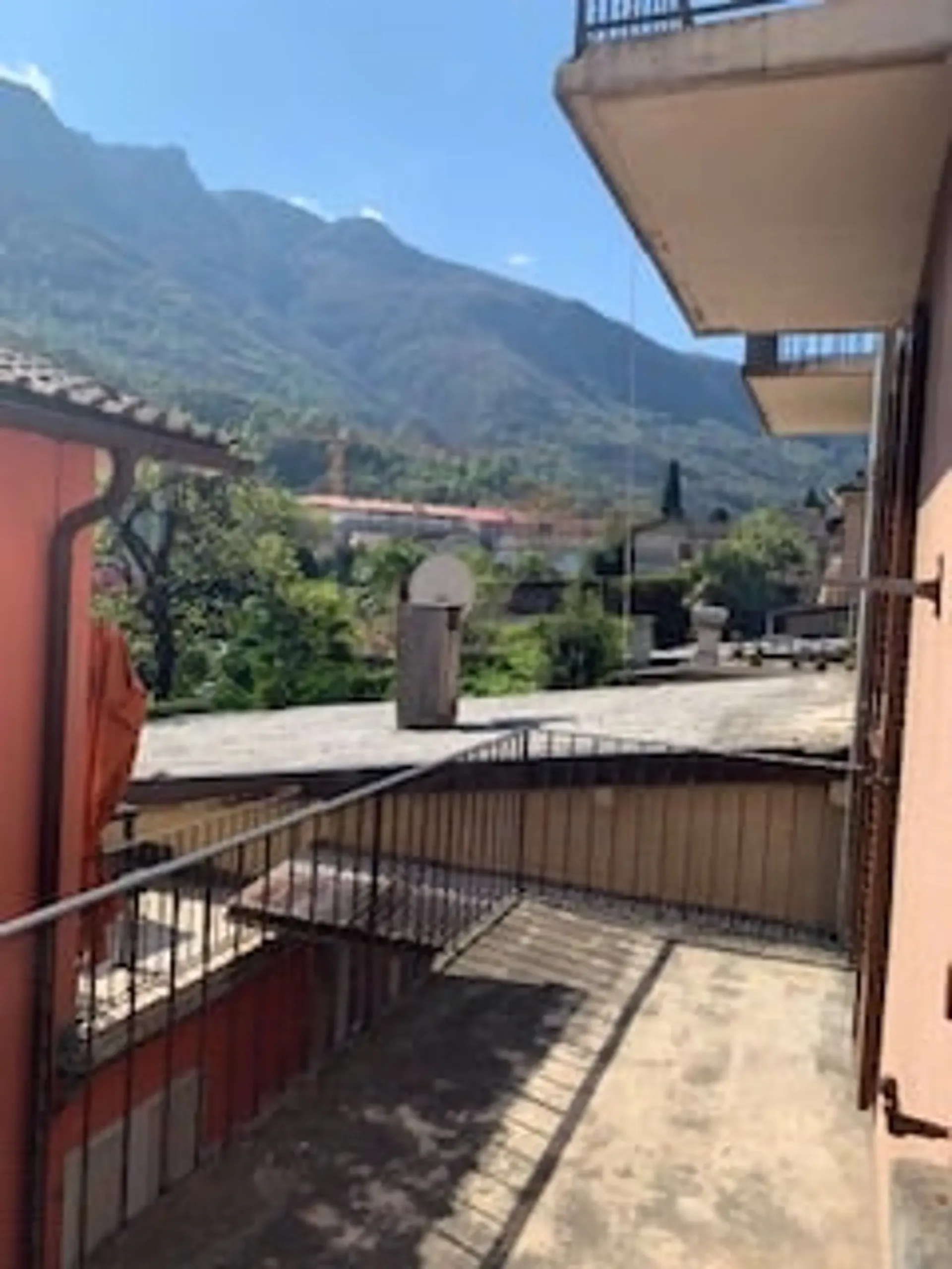 Affascinante appartamento mansardato di 6 locali a Bellinzona – disponibile subito