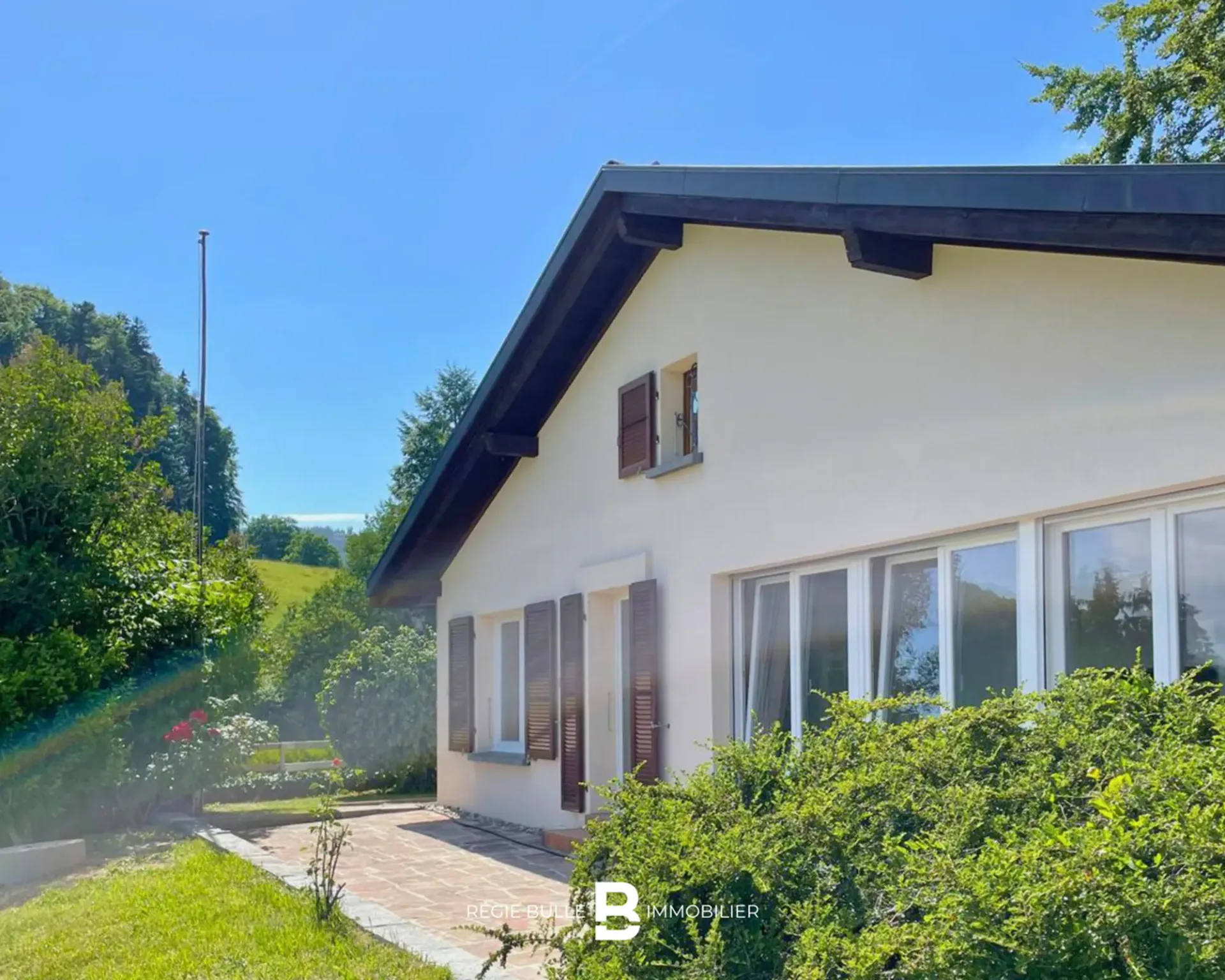 Le Bry - Magnifique villa rénovée avec superbe vue