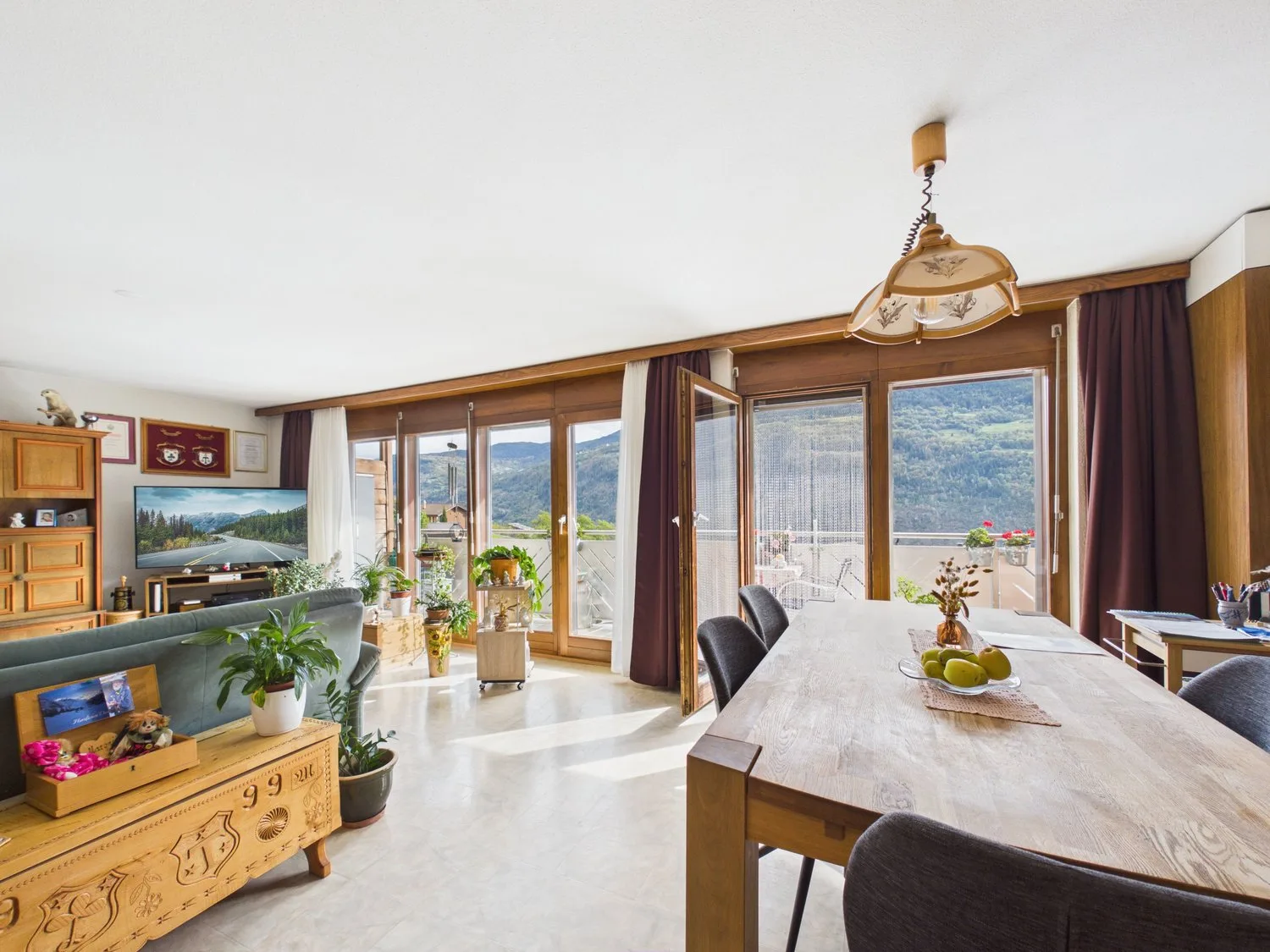 Appartamento di 4,5 locali con vista sulla montagna a Steg-Hohtenn