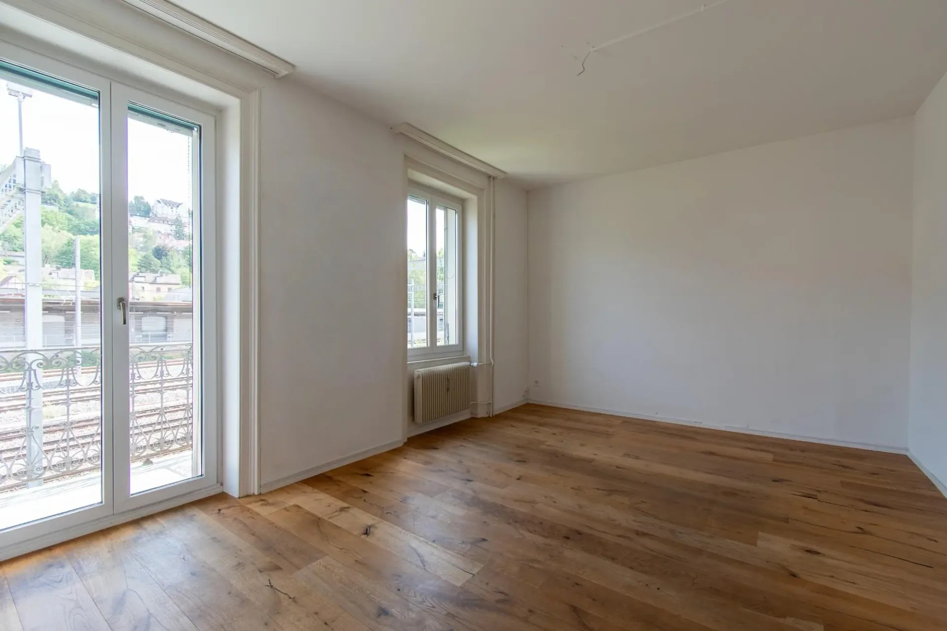 Grosszügige 4 Zimmer-Wohnung mit Balkon an zentraler Lage