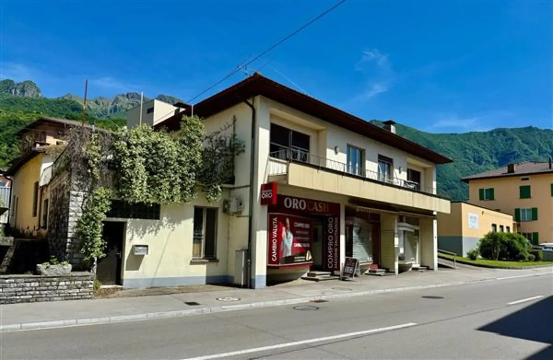 Maroggia: Palazzo a reddito