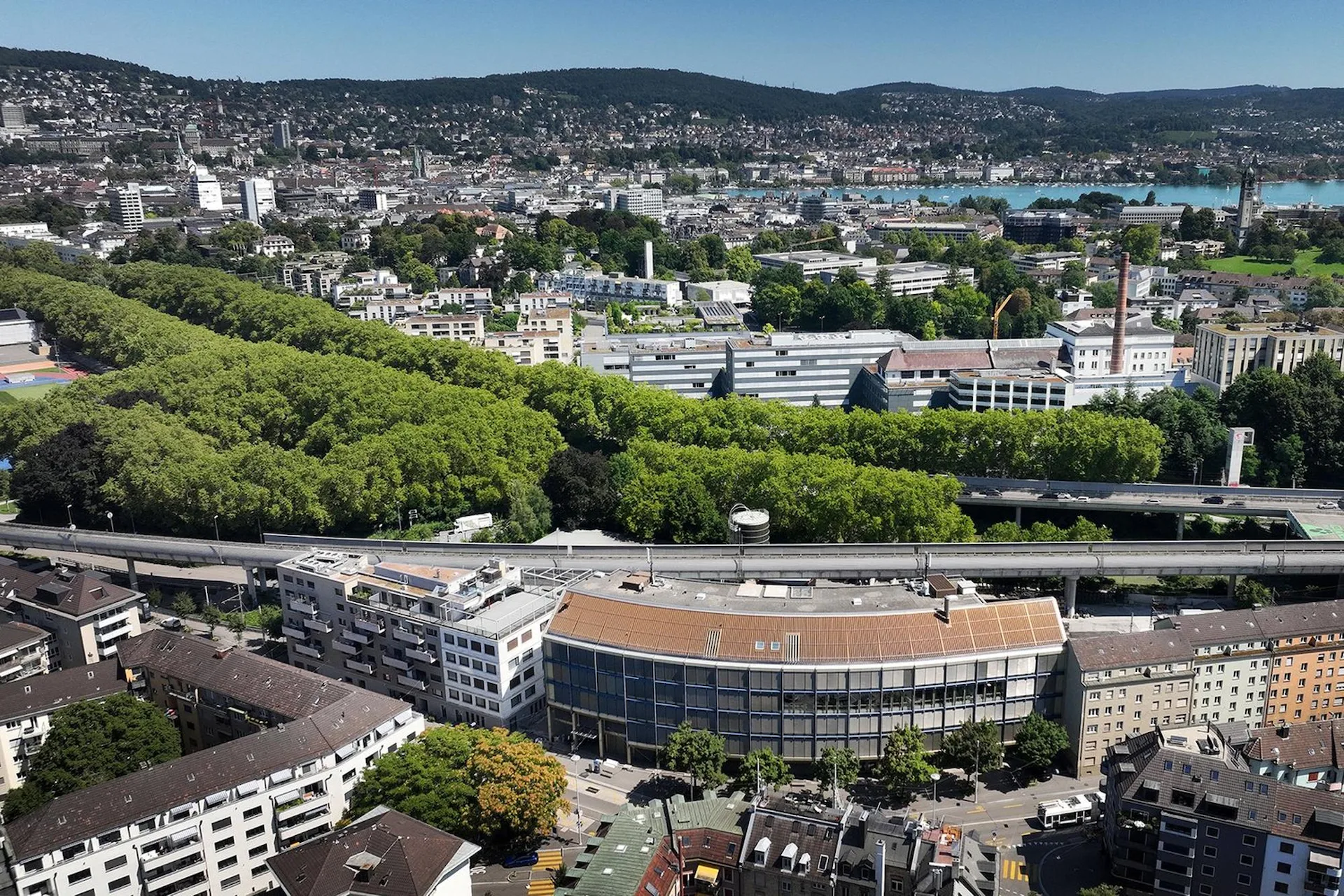 Kompakte Grösse, grosse Wirkung – Ihr Büro am Manesseplatz