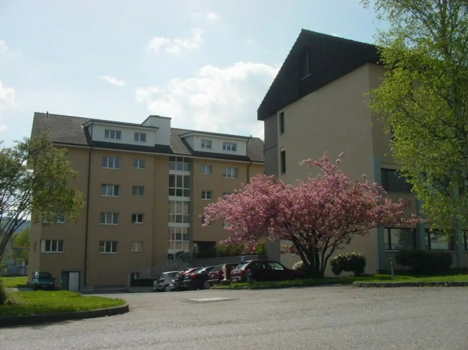 Parking extérieur à Rotkreuz