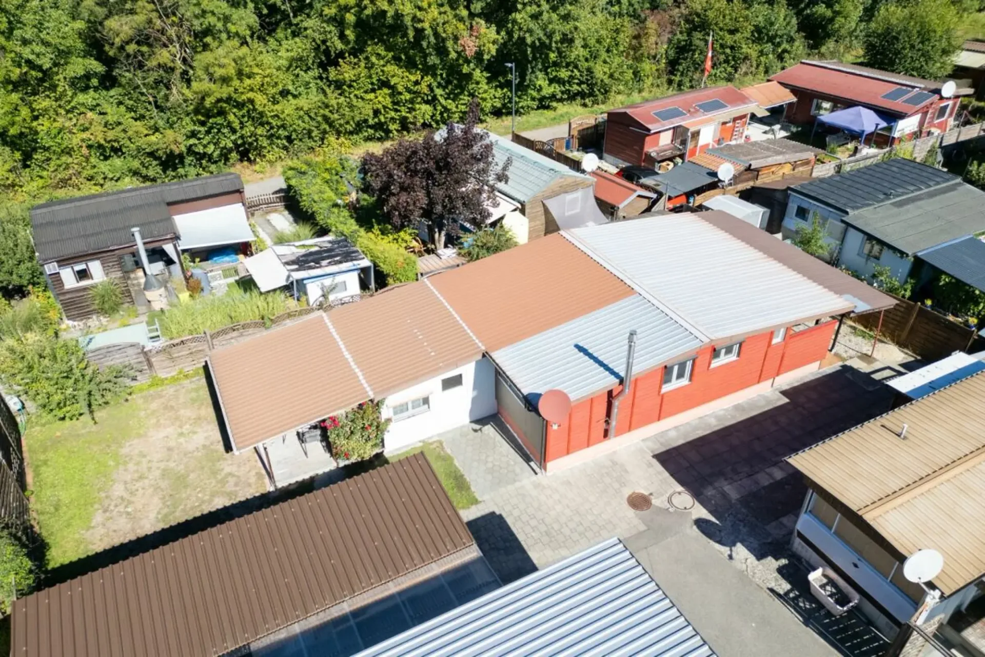 3.5-Zimmer-Bungalow mit Doppelparzelle im Caravaning Gletterens