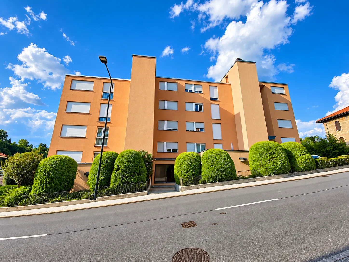 3.5-room apartment with lake view in Paradiso