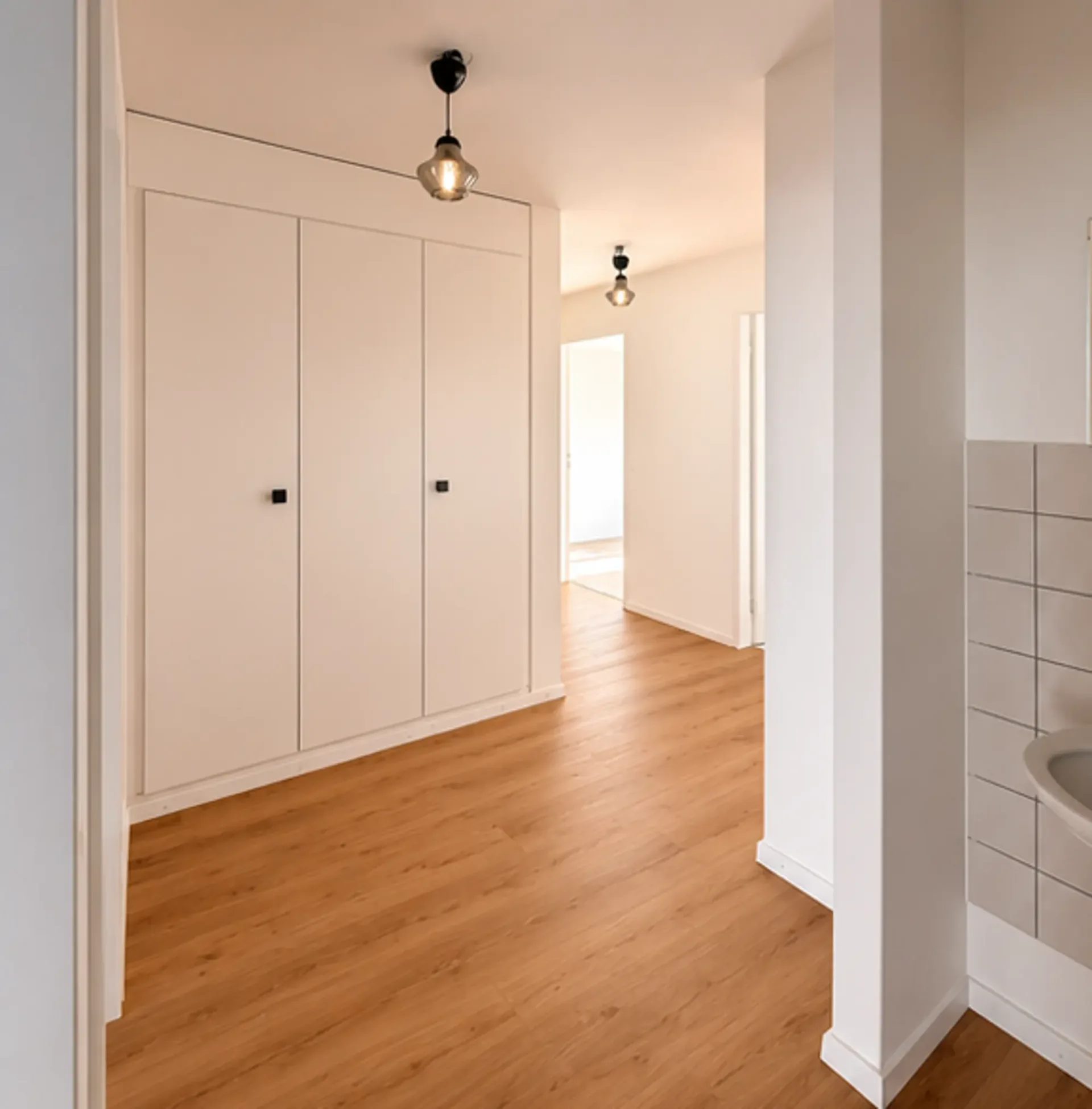 Moderne 4-Zimmer-Wohnung mit Gartensitzplatz in Niederhasli