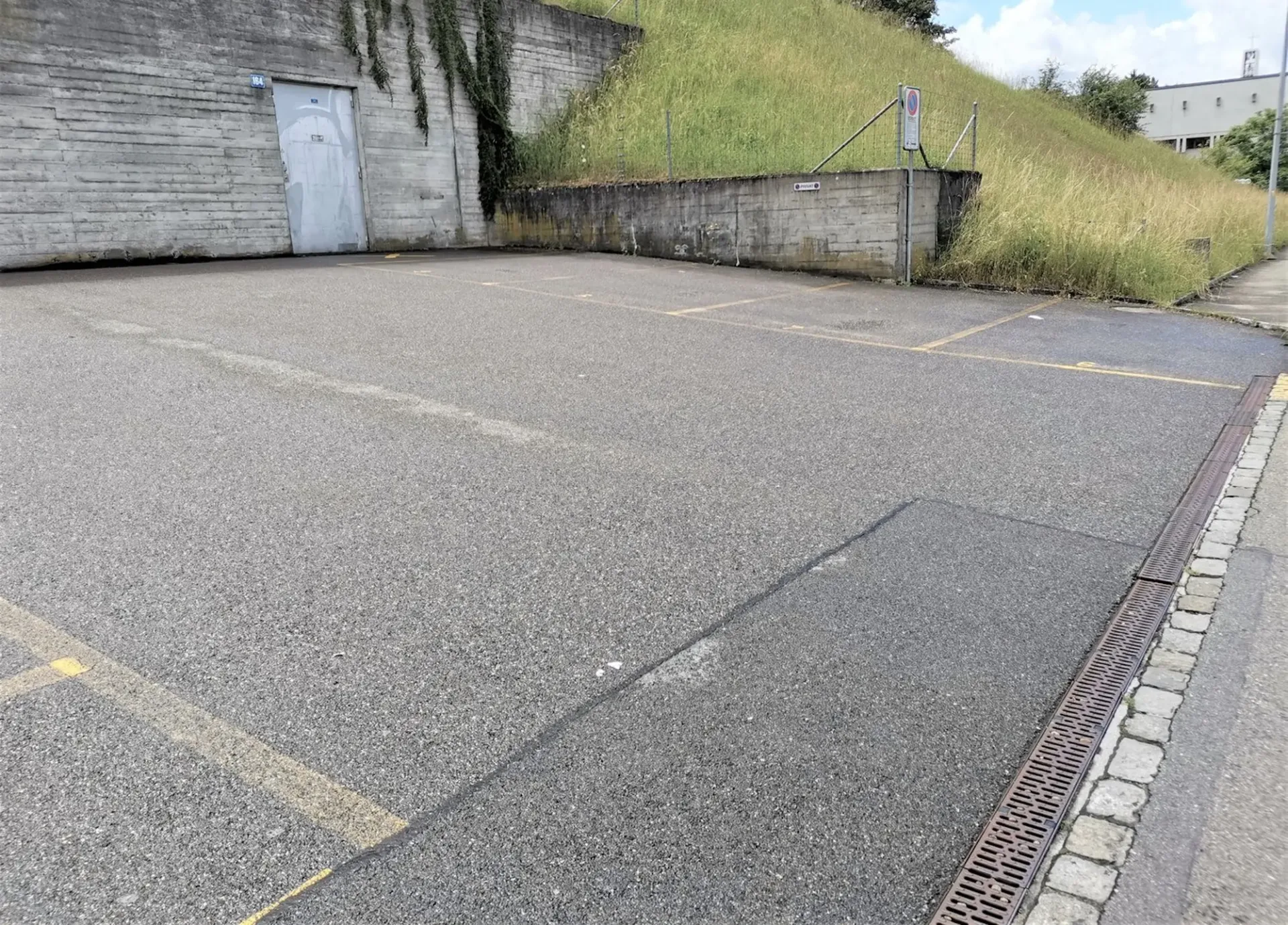 Place de parking dans le district 12 à louer