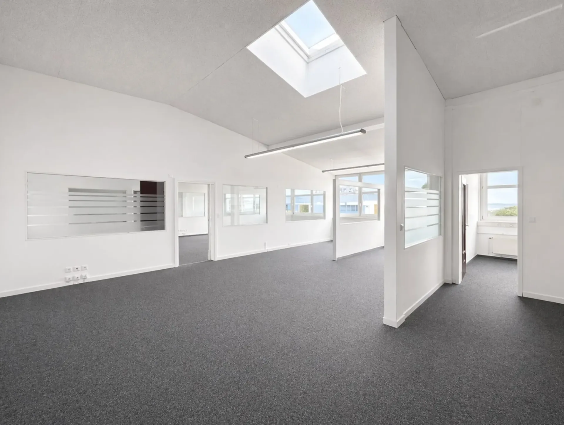 Espace commercial lumineux et polyvalent à St. Gallen-Winkeln
