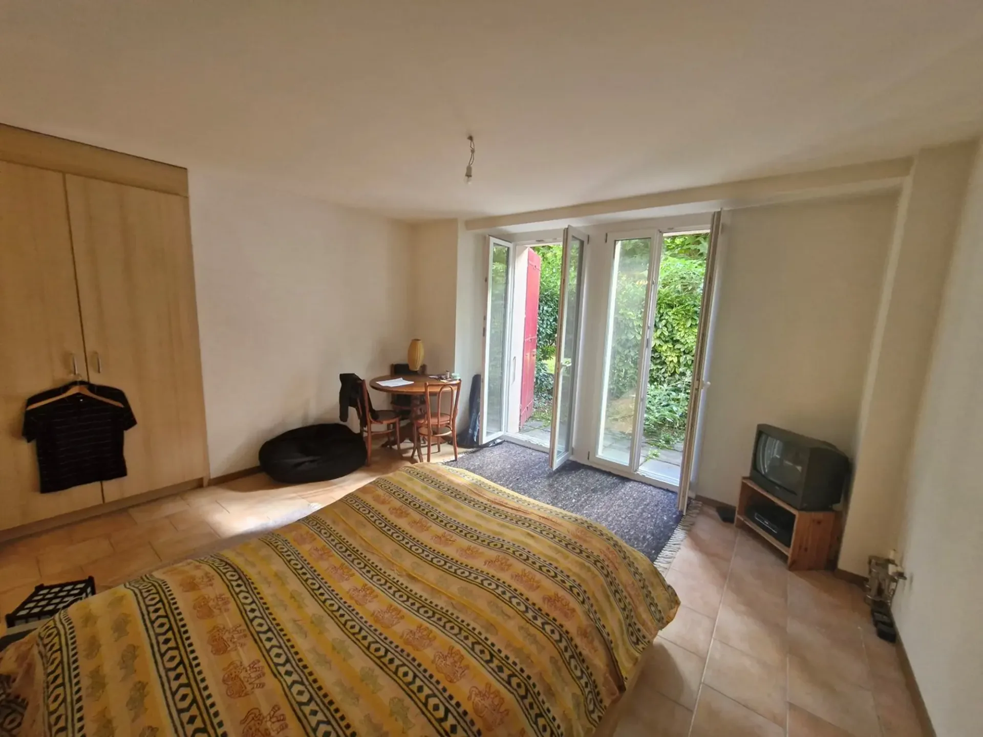 Großes Studio mit Terrasse in La Sarraz
