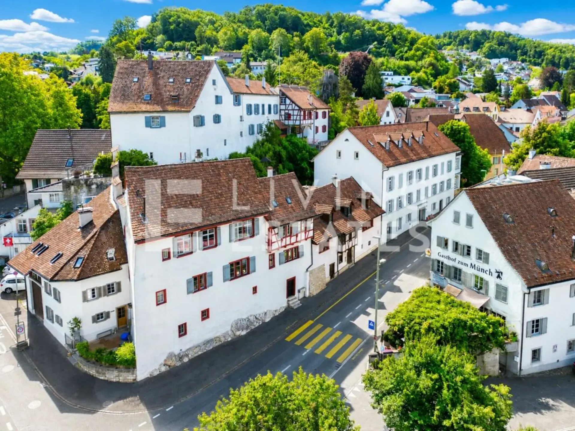 HISTORISCHES HAUS. DREI EINHEITEN. VIELSEITIG NUTZBAR.