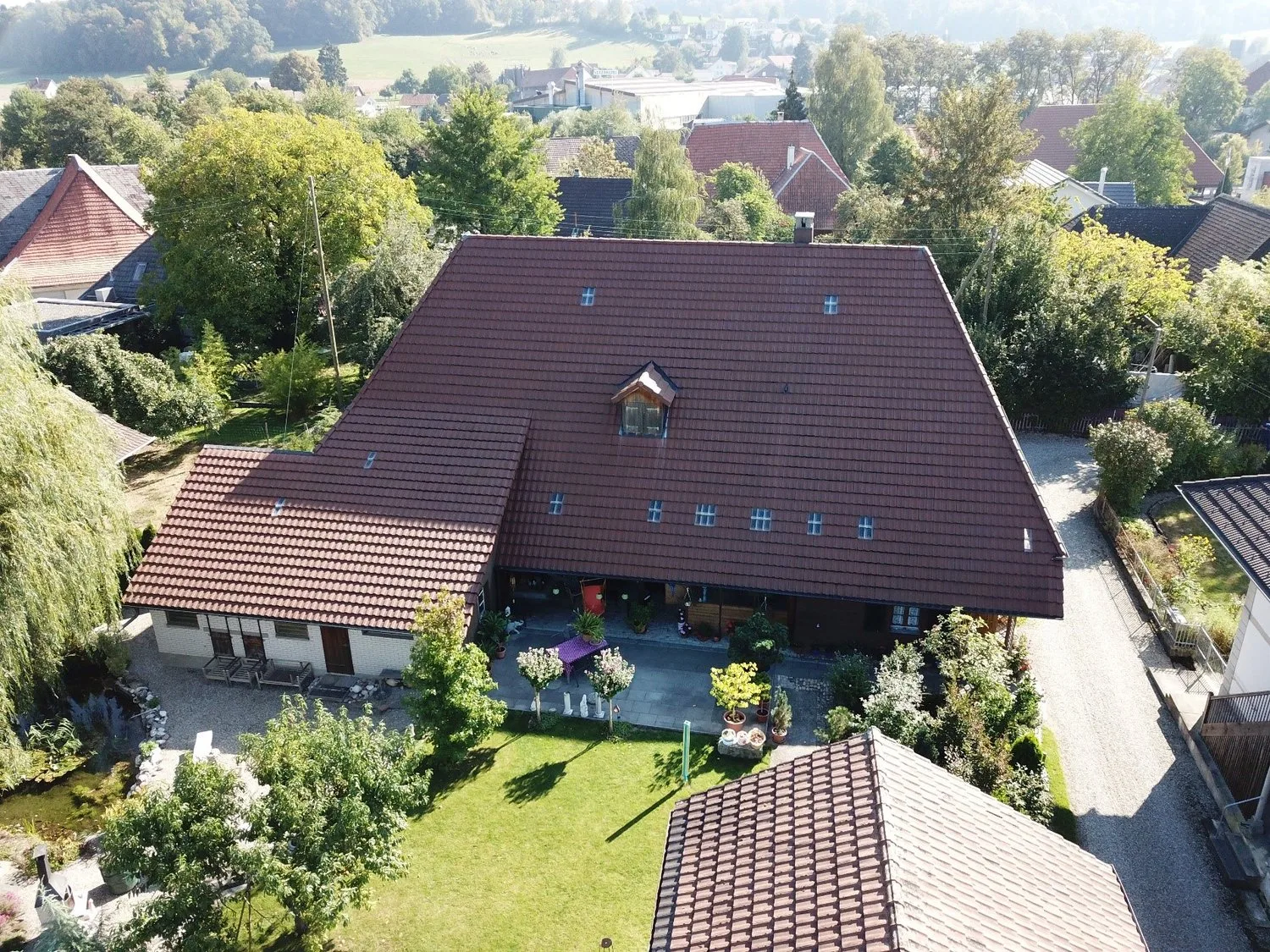 Charmantes, historisches Bauernhaus mit grossem Garten, Stallung und eigener Quelle in Lotzwil
