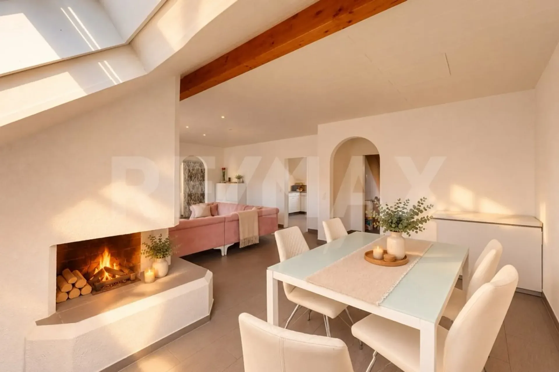 Charming 3.5-room attic apartment with fireplace and balcony in Kölliken