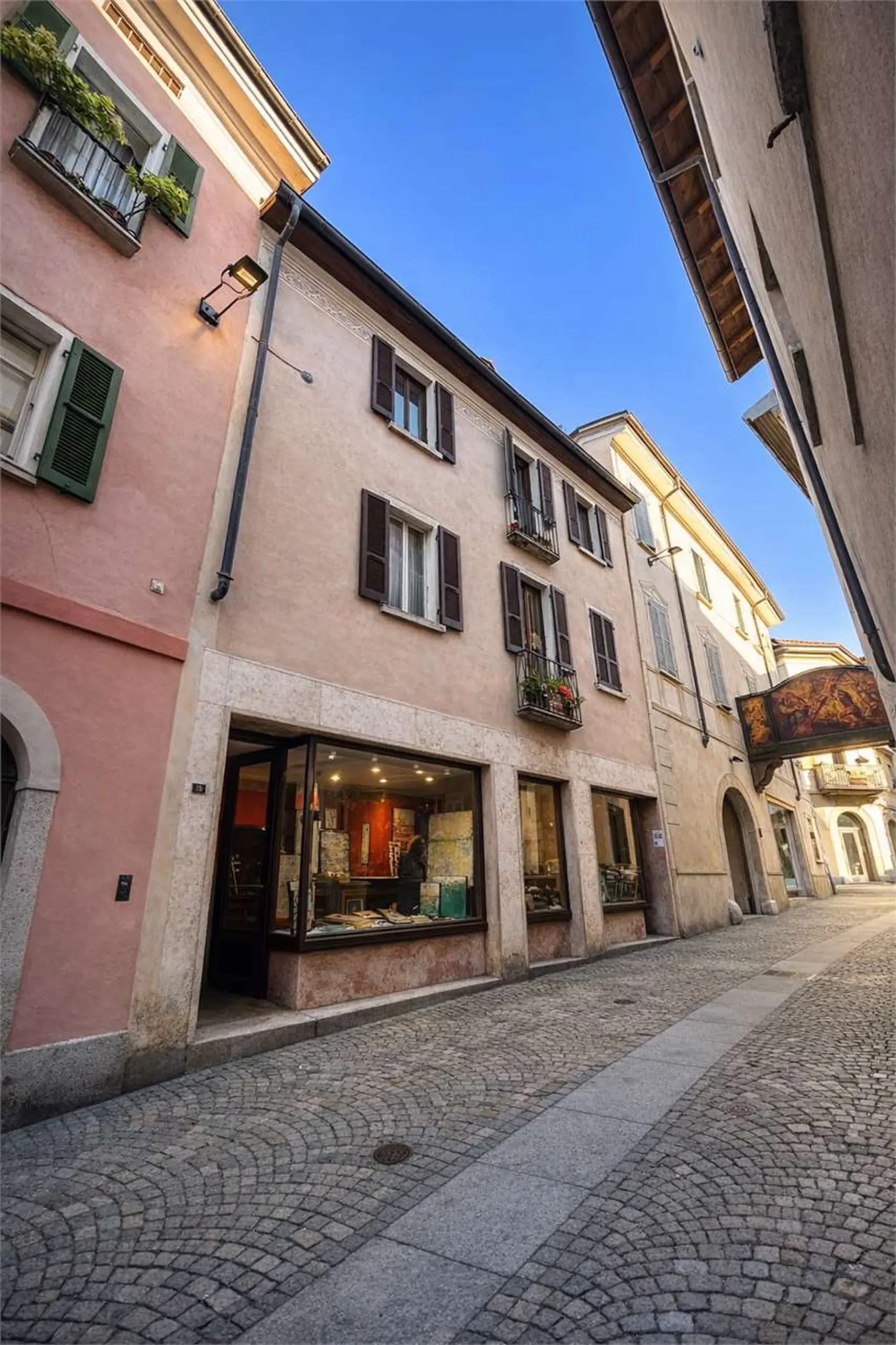 Immobilie zur Renovierung im historischen Zentrum von Mendrisio
