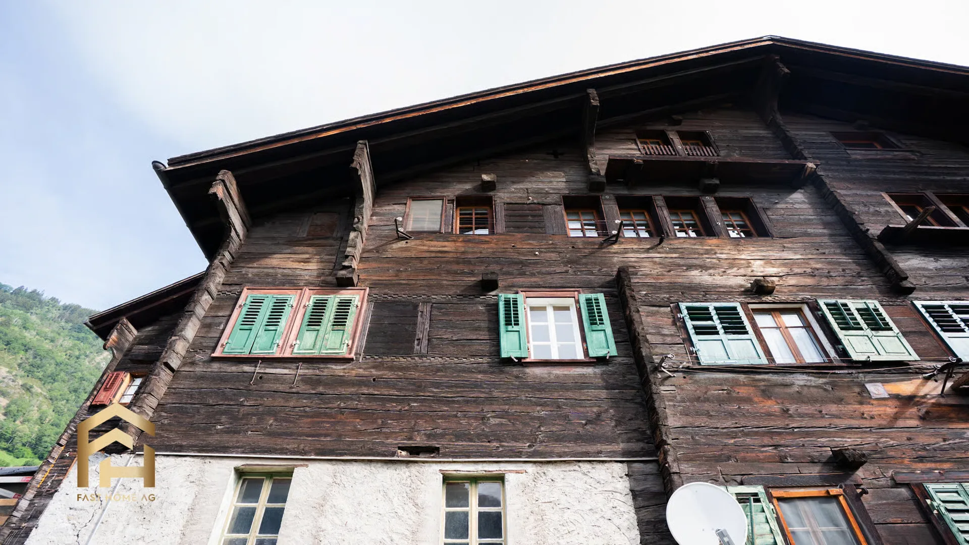 Altbau 4.5 ZWG mit Atelier im Herzen von Naters