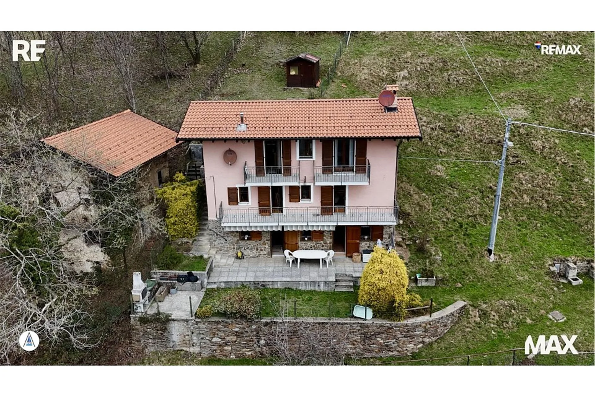 Casa per le vacanze rustica, con 2 appartamenti nei pressi di Lugano