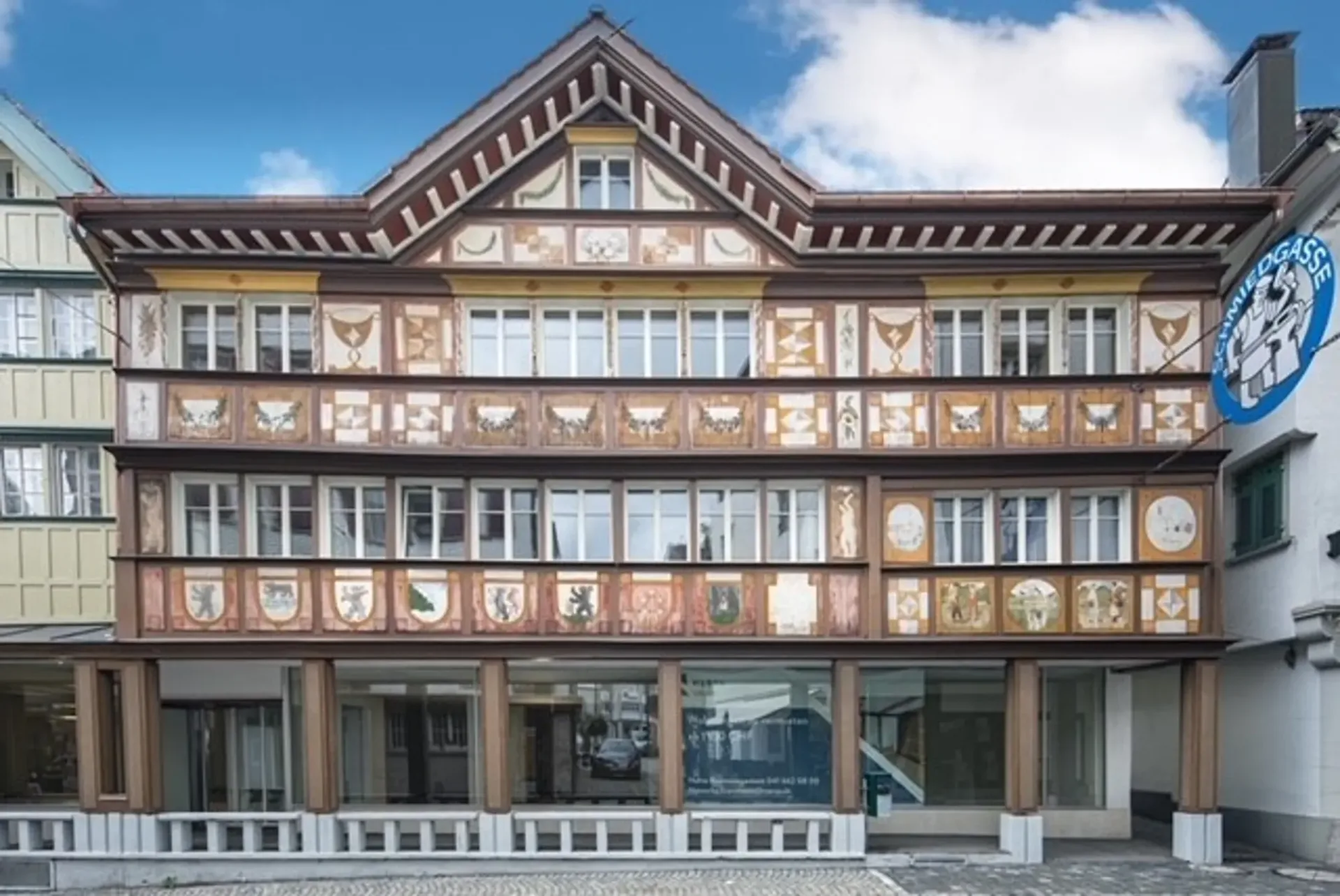 Incanto dell'edificio vecchio incontra il lusso: Appartamento di 2,5 locali ristrutturato in affitto!