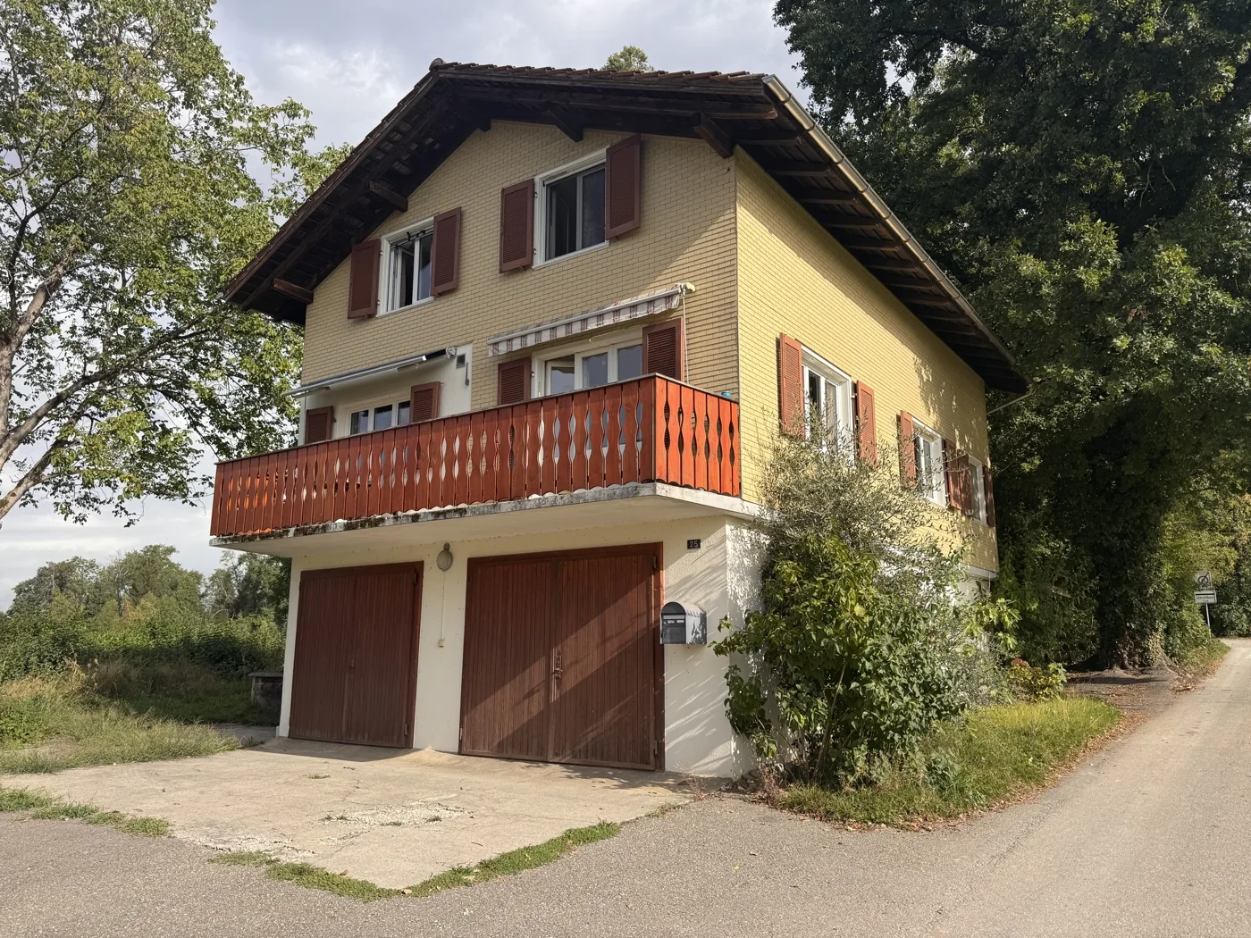 Wohnen, wo die Natur beginnt  Einfamilienhaus an einzigartiger Waldra