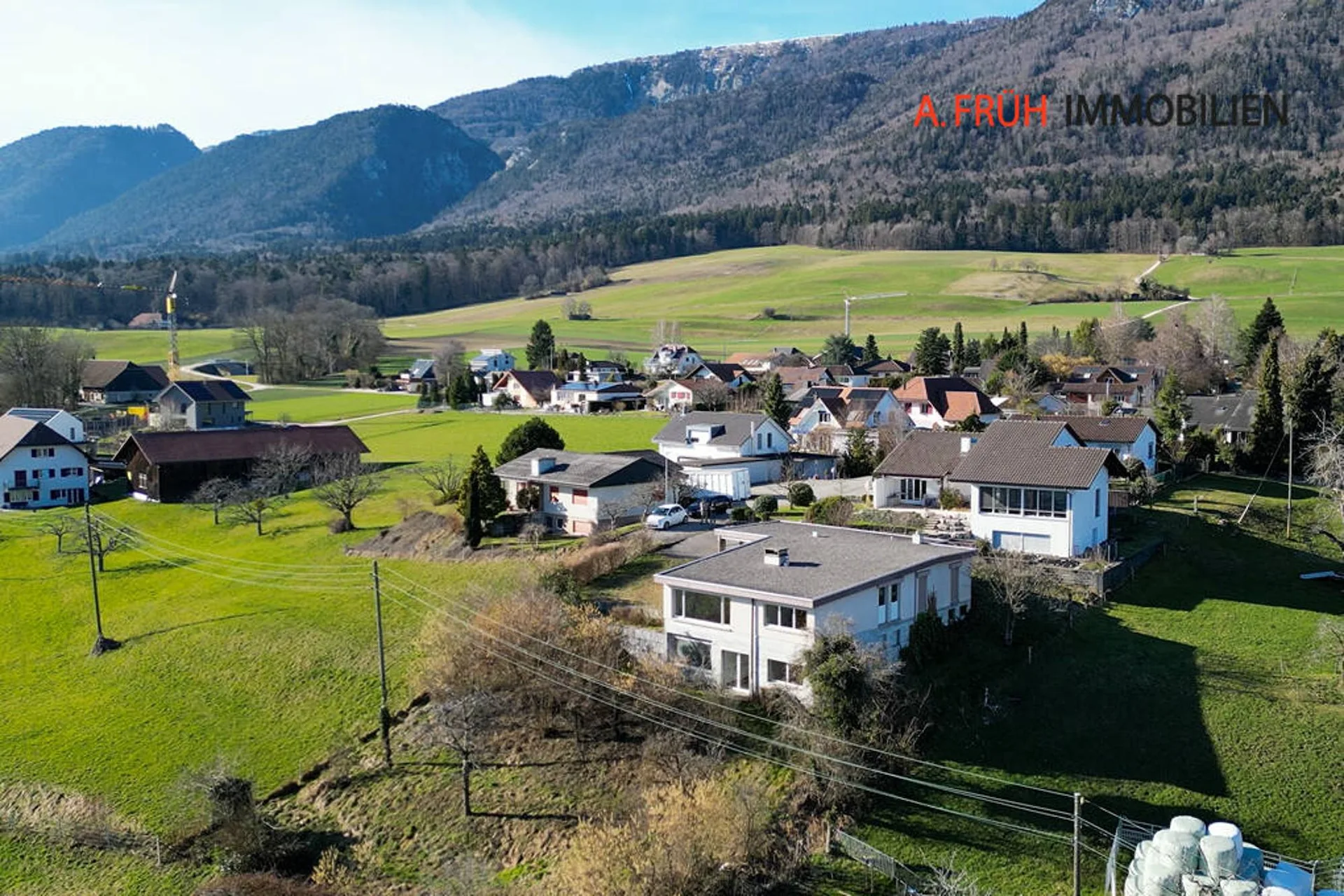 Casa da sogno soleggiata con panorama alpino e grande giardino