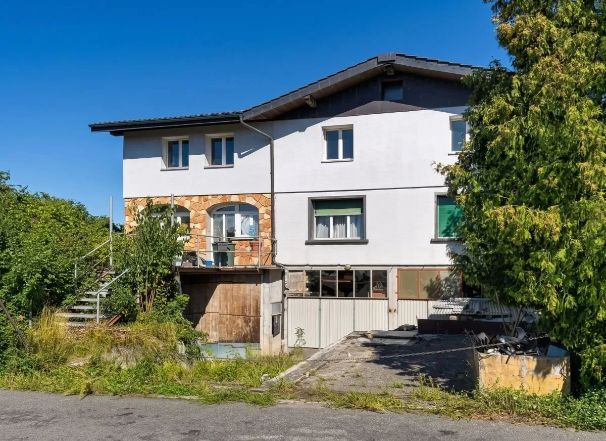 PAYERNE - grande casa da ristrutturare completamente su grande parcelle in quartiere residenziale