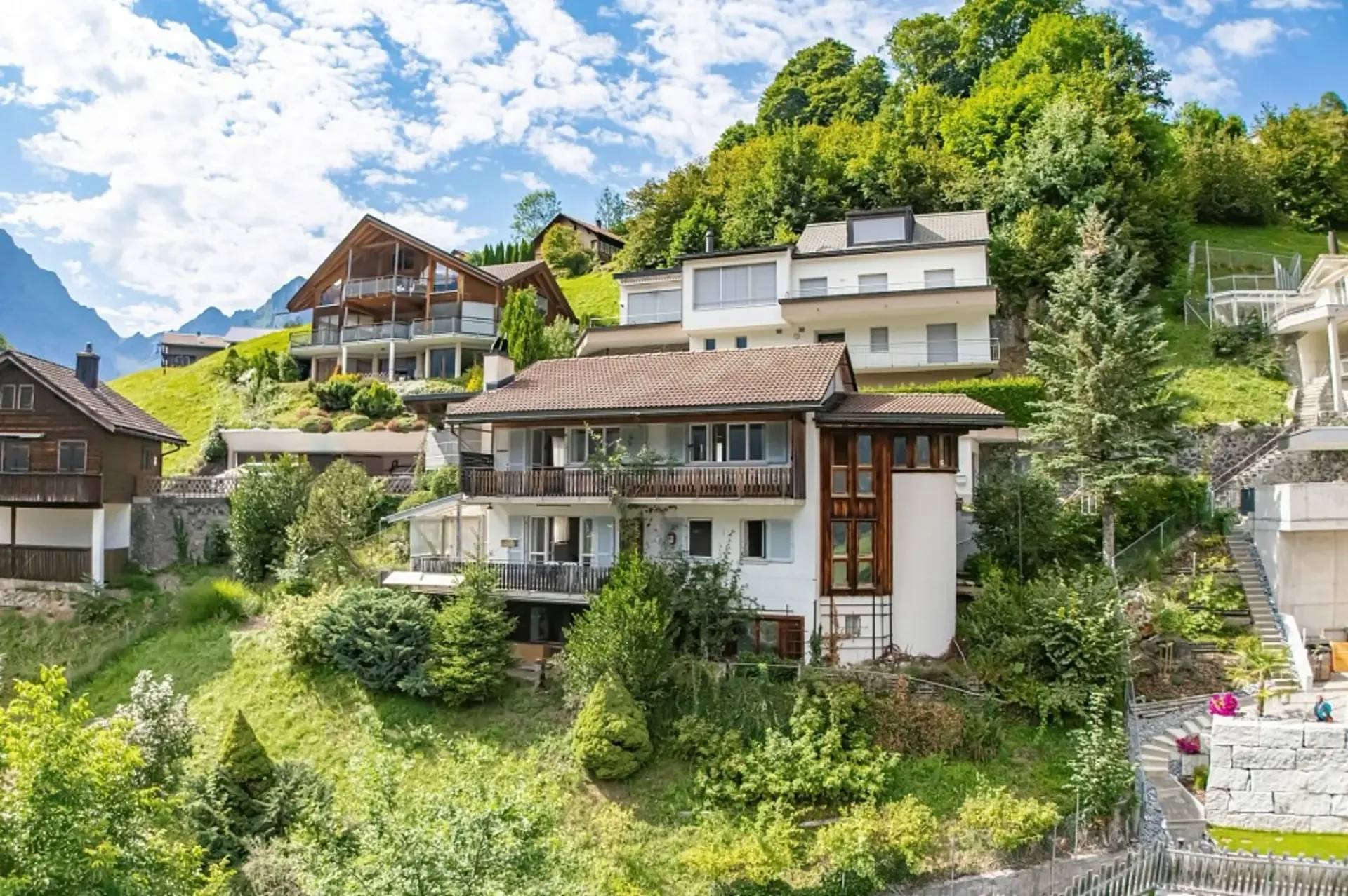 Freistehendes Einfamilienhaus an unverbaubarer Aussichtslage