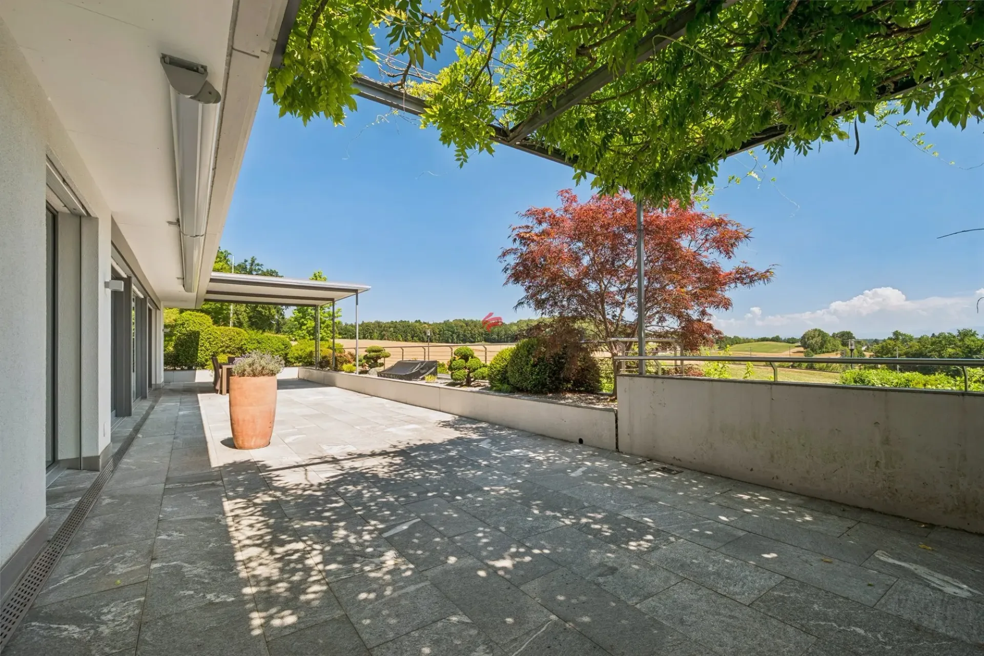 Terrassenhaus mit exklusivem Ambiente und wunderbarer Aussicht