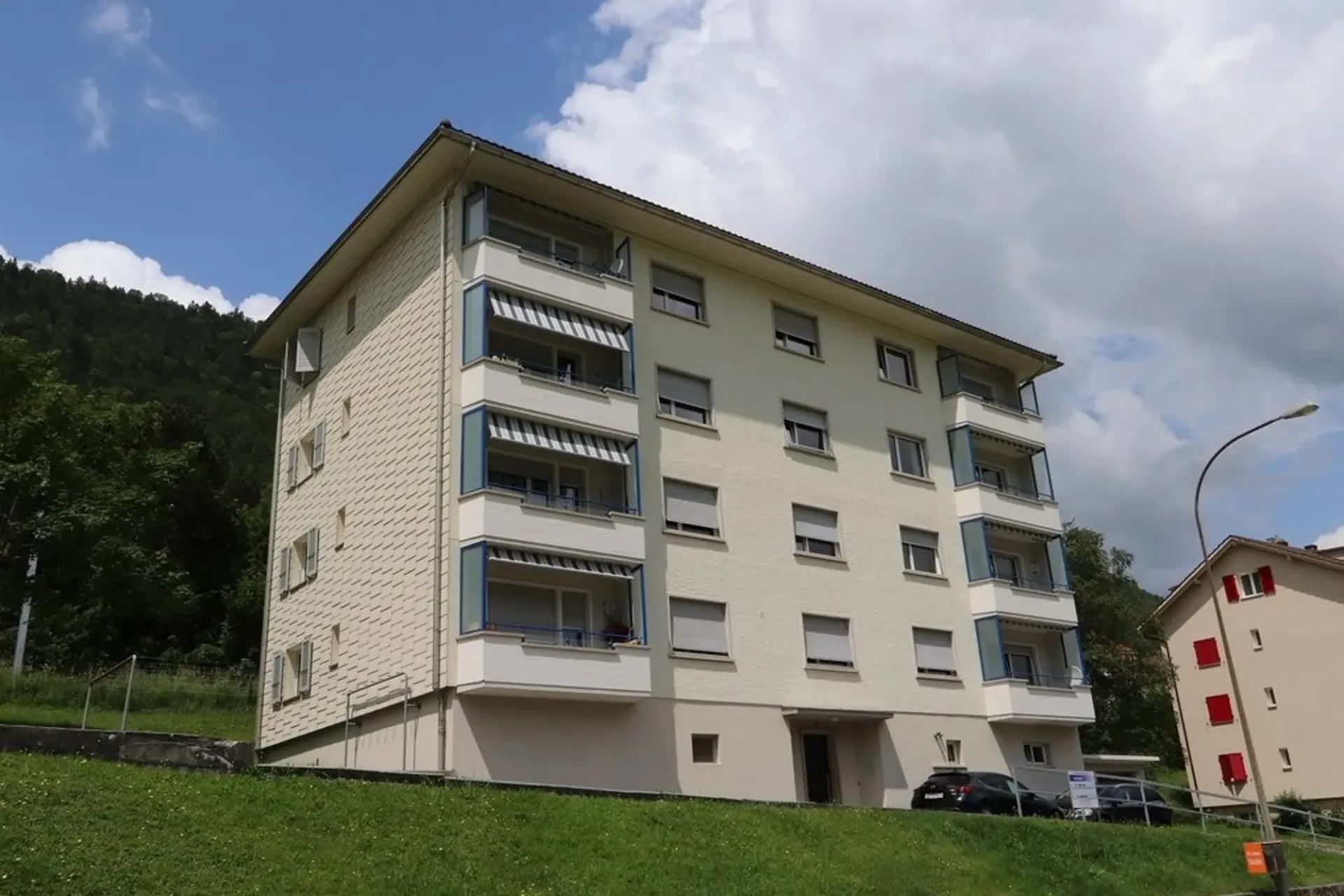 Schönes Apartment mit freier Sicht auf die Chasseral-Kette