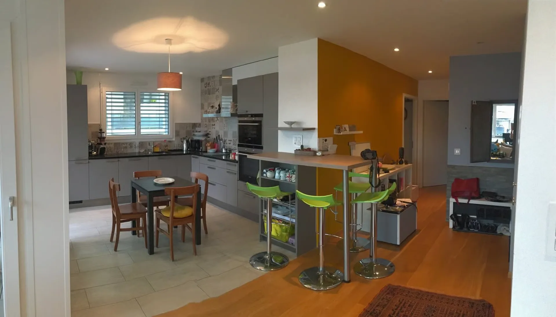 Prächtige Durchgangswohnung mit Balkon-Terrasse in idealer Lage