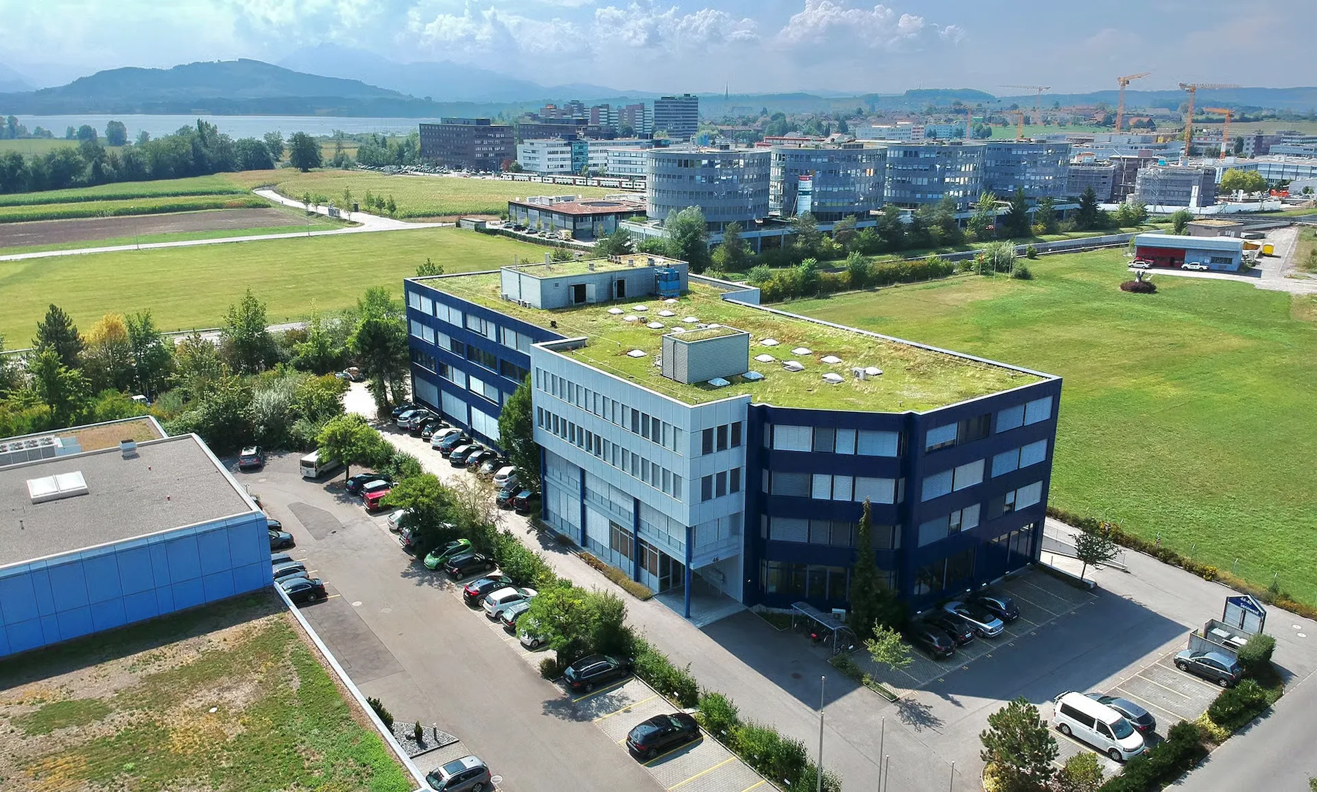 Grosszügige Bürofläche - sofort bezugsbereit - Geschäftshaus Sennweid