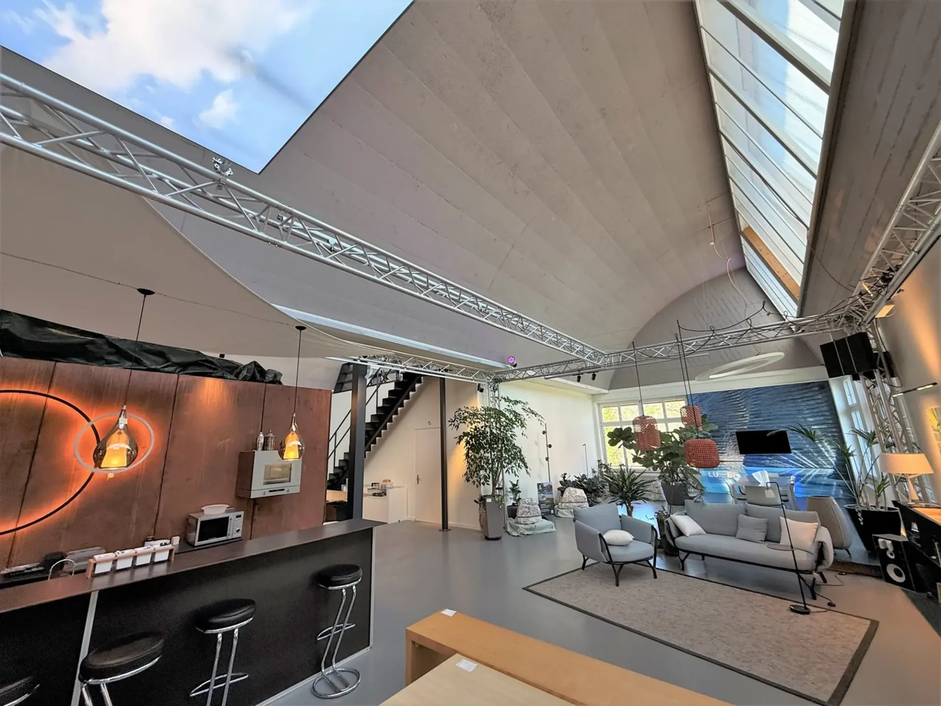 Versatile Retail Space – 427 m²