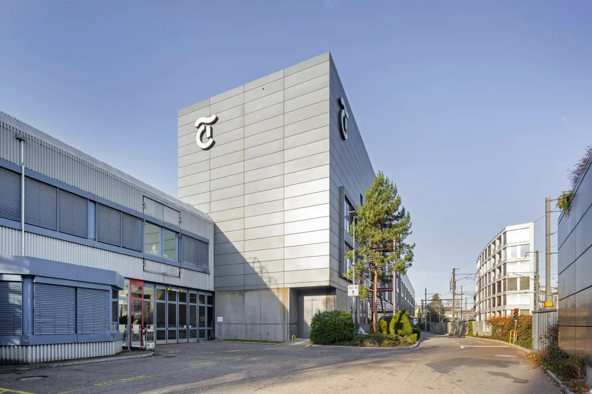 Vielfältig nutzbare Industrie- und Gewerbeflächen im Druckzentrum Zürich!
